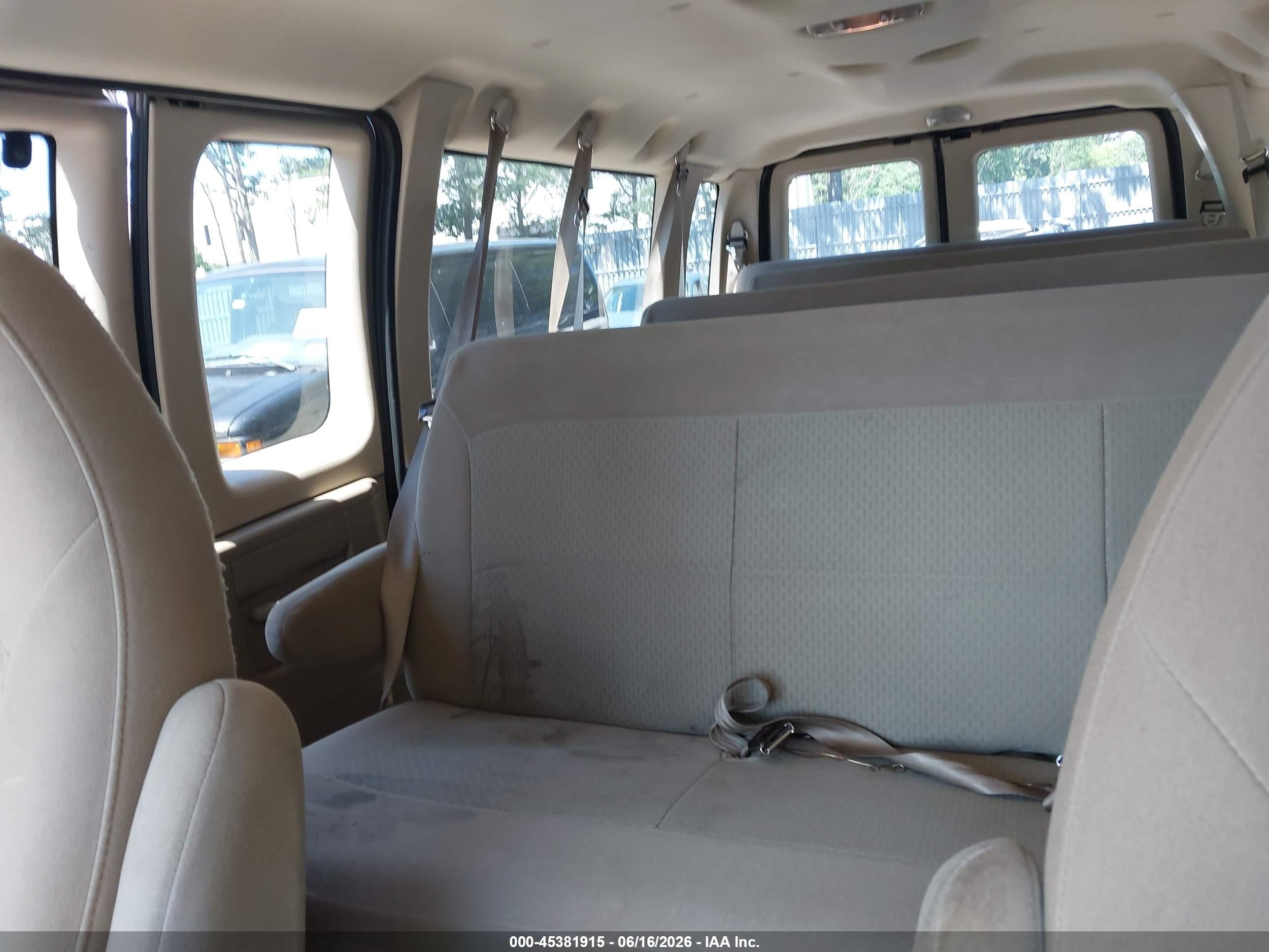 2007 Ford E-350 Super Duty Xl/xlt Beige vin: 1FBSS31L17DA93678