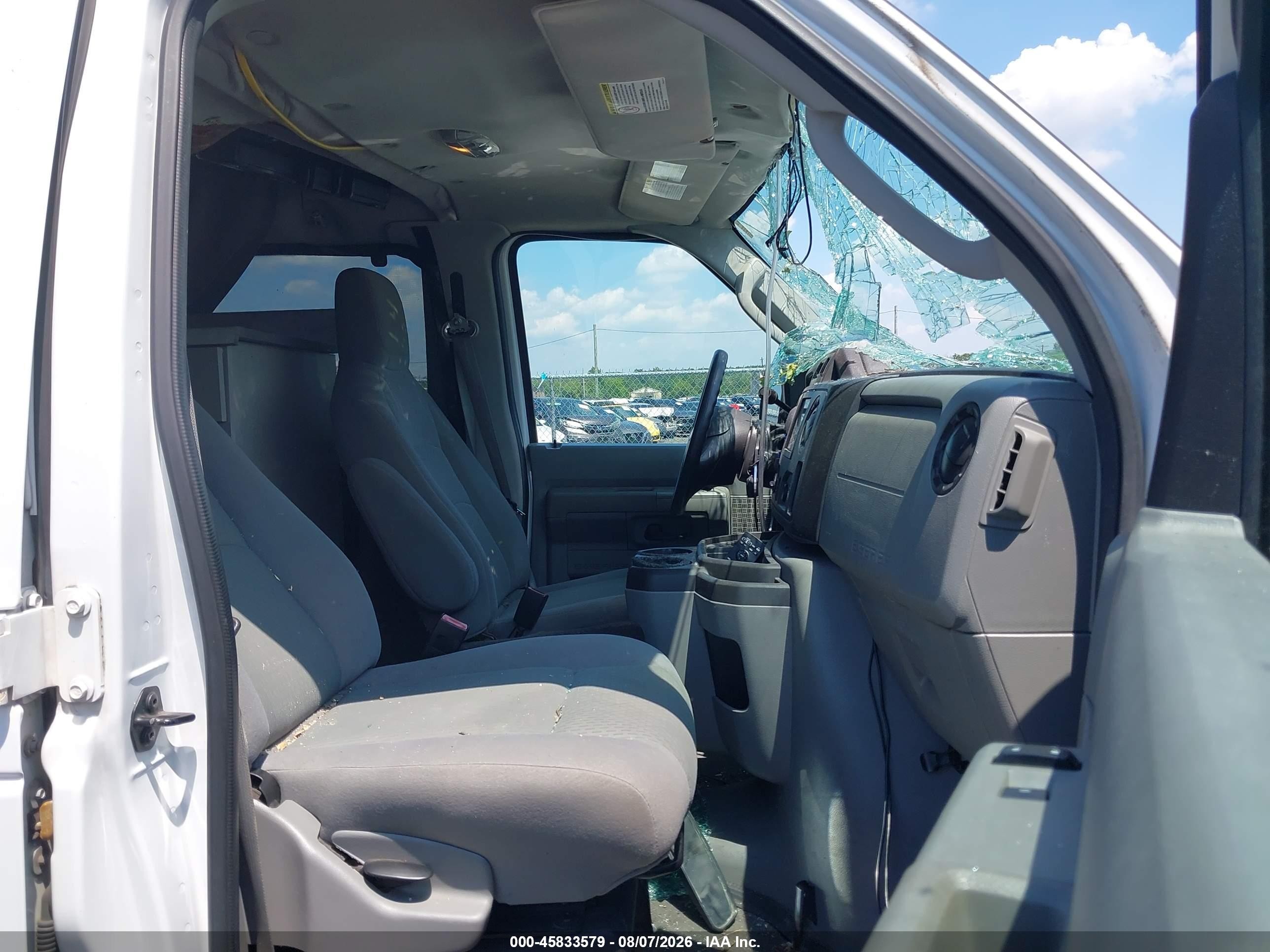 2009 Ford E-350 Super Duty Xl/xlt White vin: 1FBSS31L19DA66077
