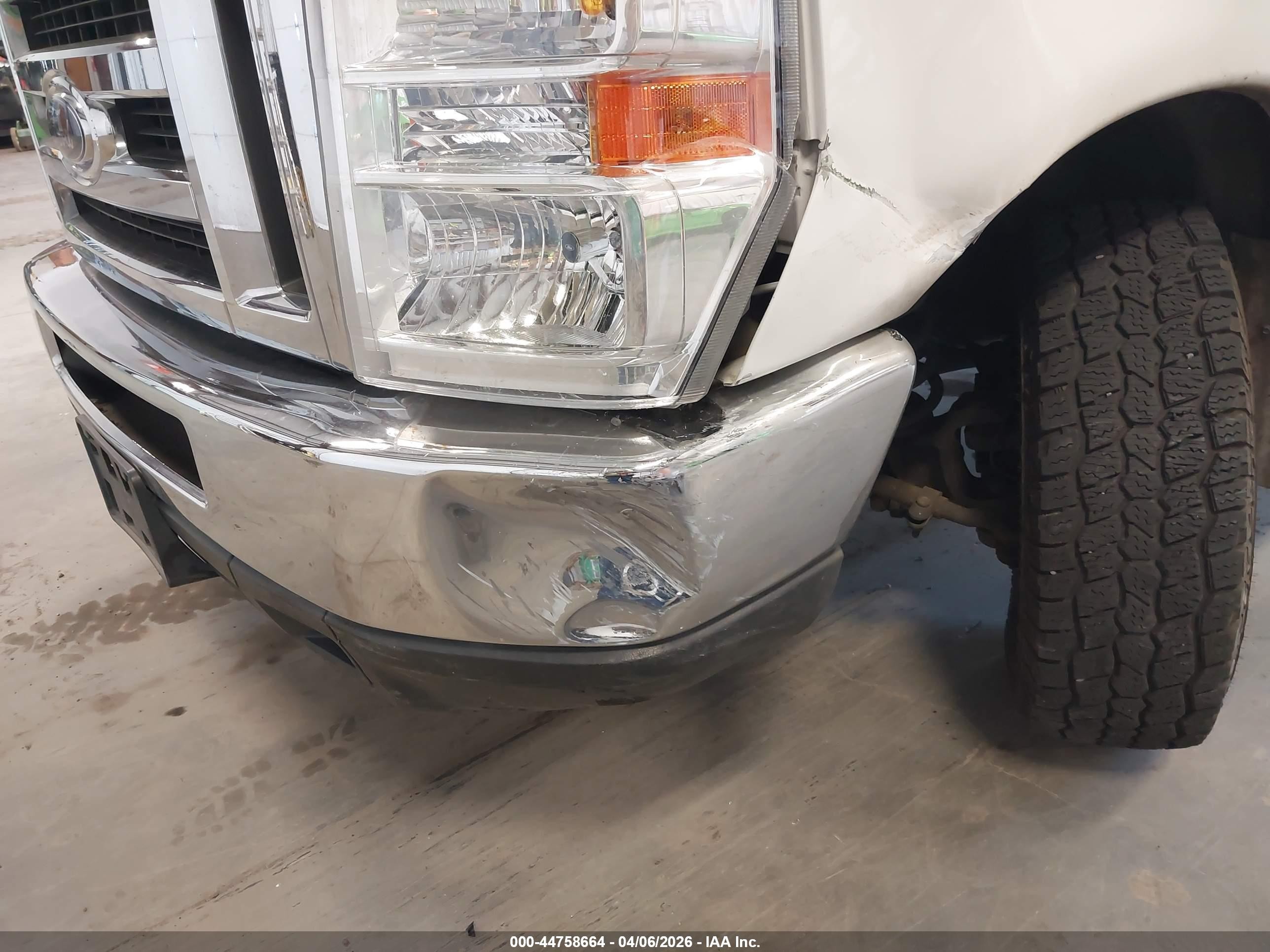 2009 Ford E-350 Super Duty Xlt Белый vin: 1FBSS31L19DA75037