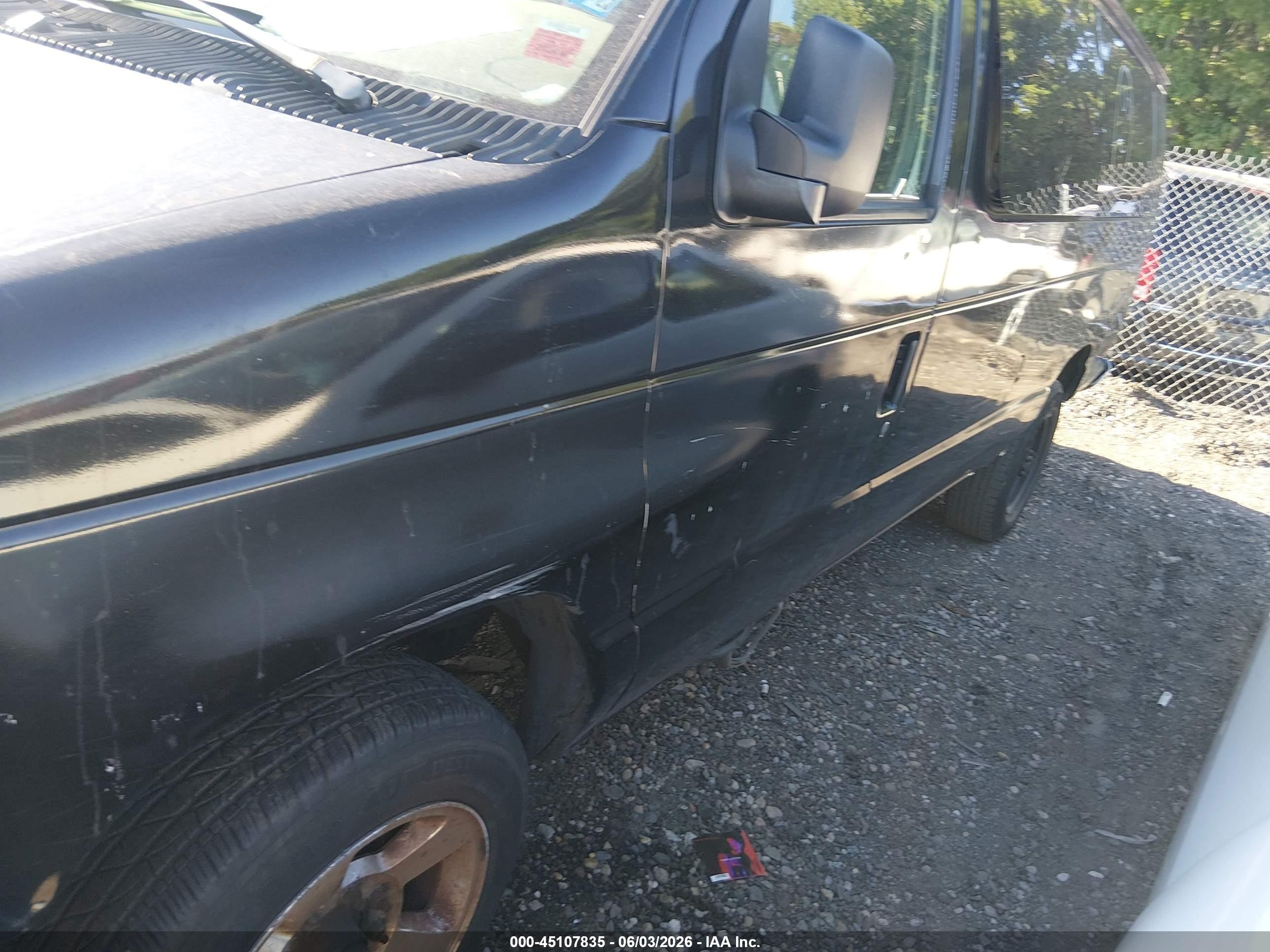 2000 Ford E-350 Super Duty Xl/xlt Black vin: 1FBSS31L1YHA56107