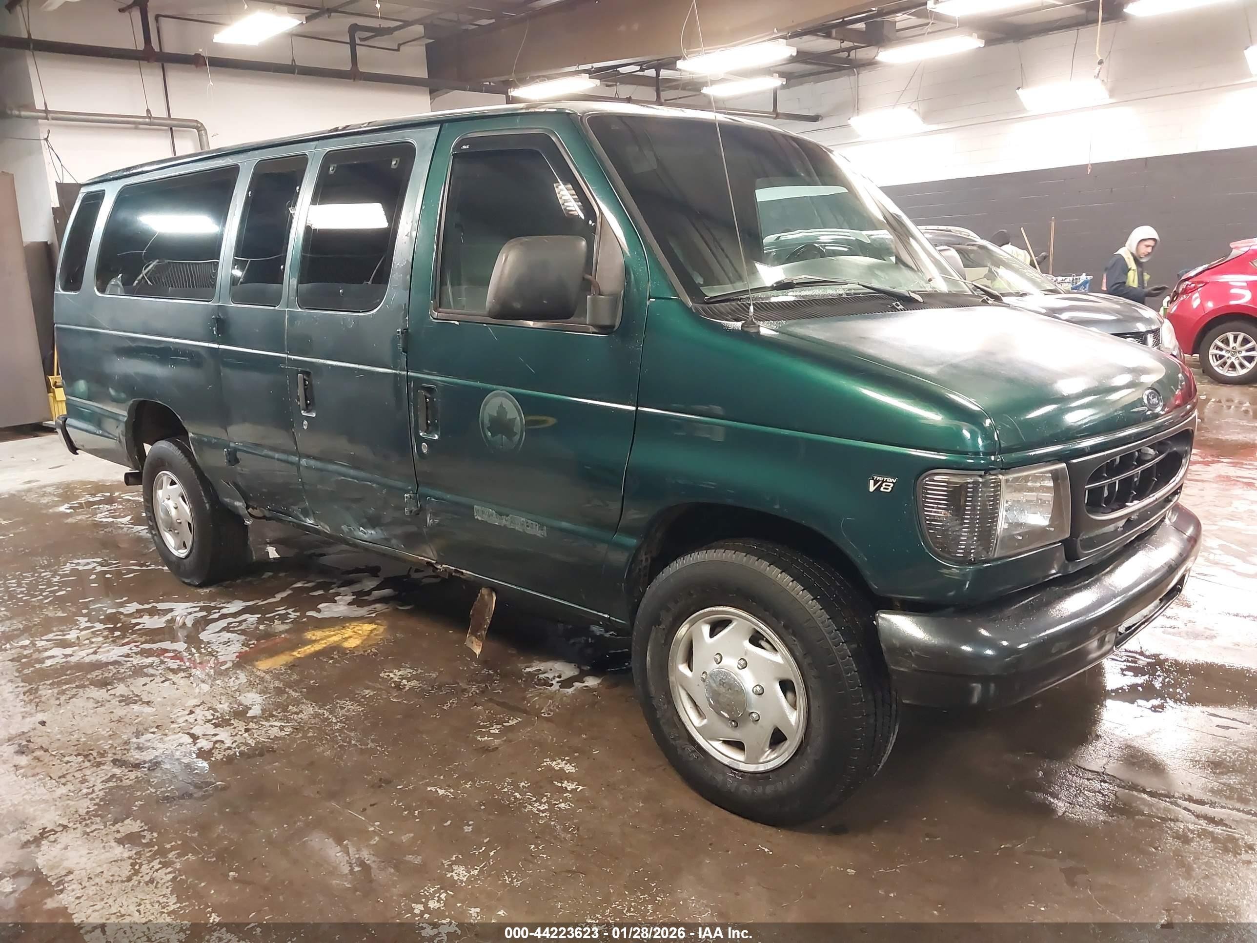 2000 Ford E-350 Super Duty Xl/xlt Green vin: 1FBSS31L1YHB40587