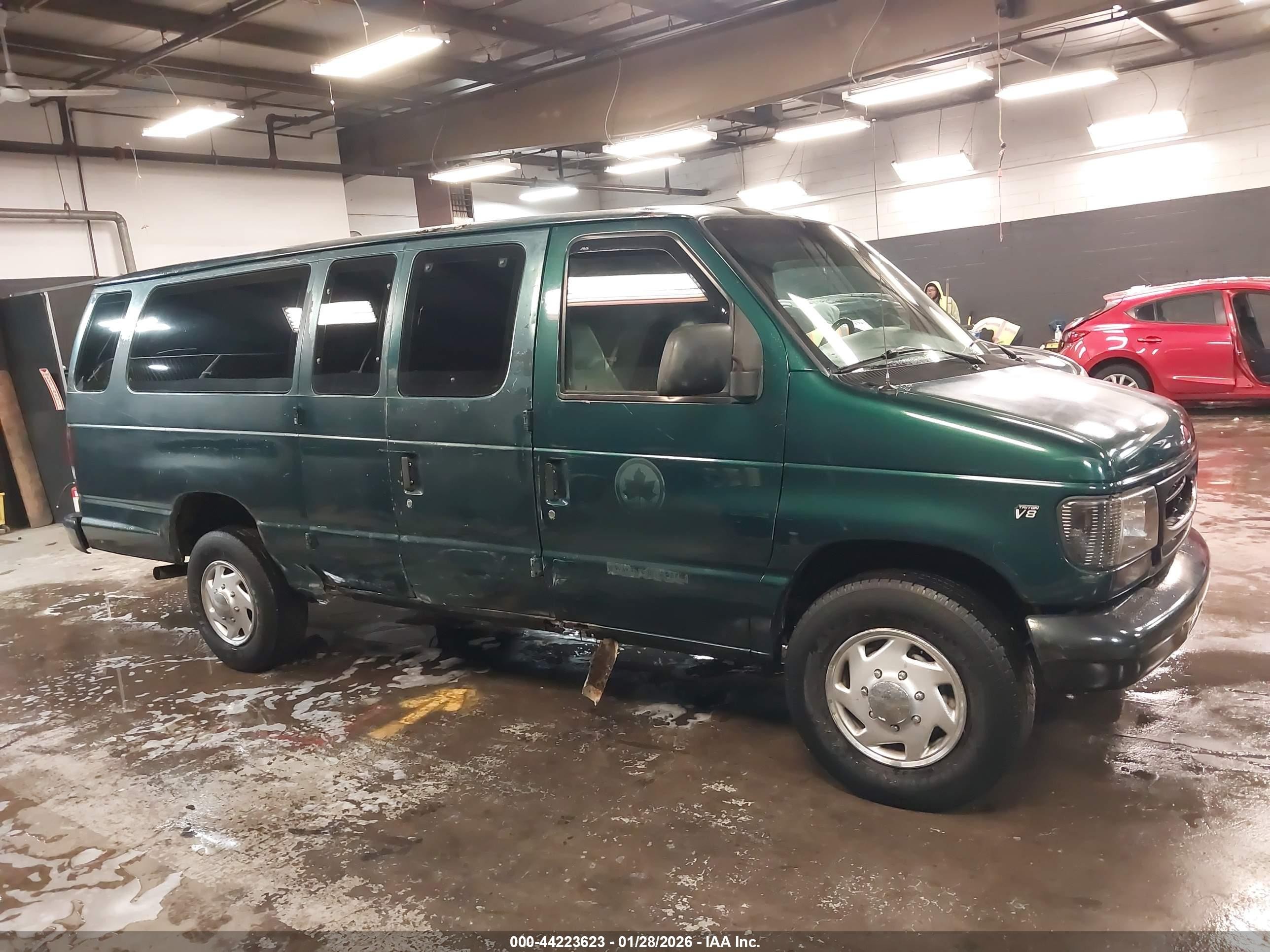 2000 Ford E-350 Super Duty Xl/xlt Зеленый vin: 1FBSS31L1YHB40587