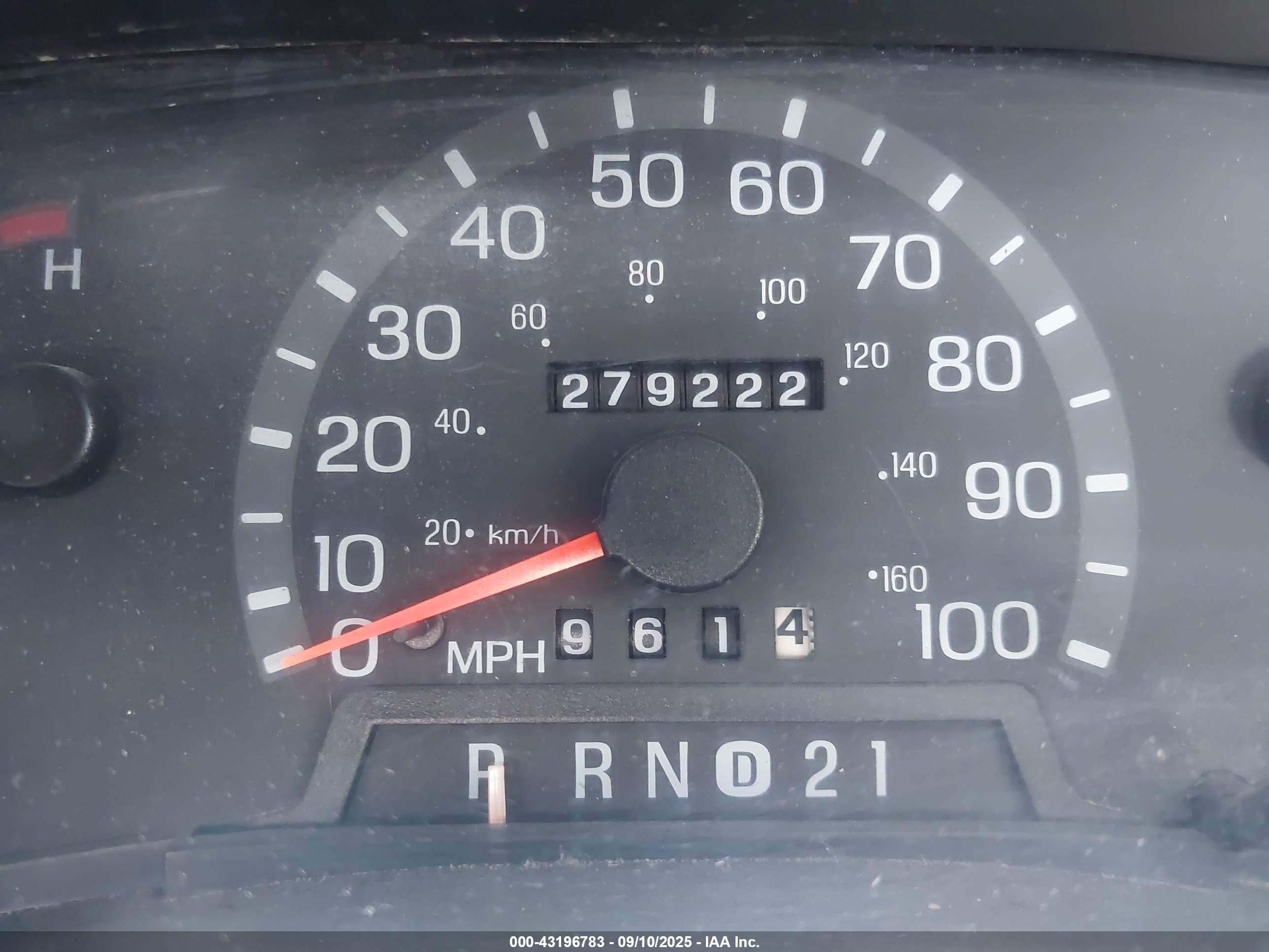 2000 Ford E-350 Super Duty Xl/xlt Light Blue vin: 1FBSS31L1YHB59138