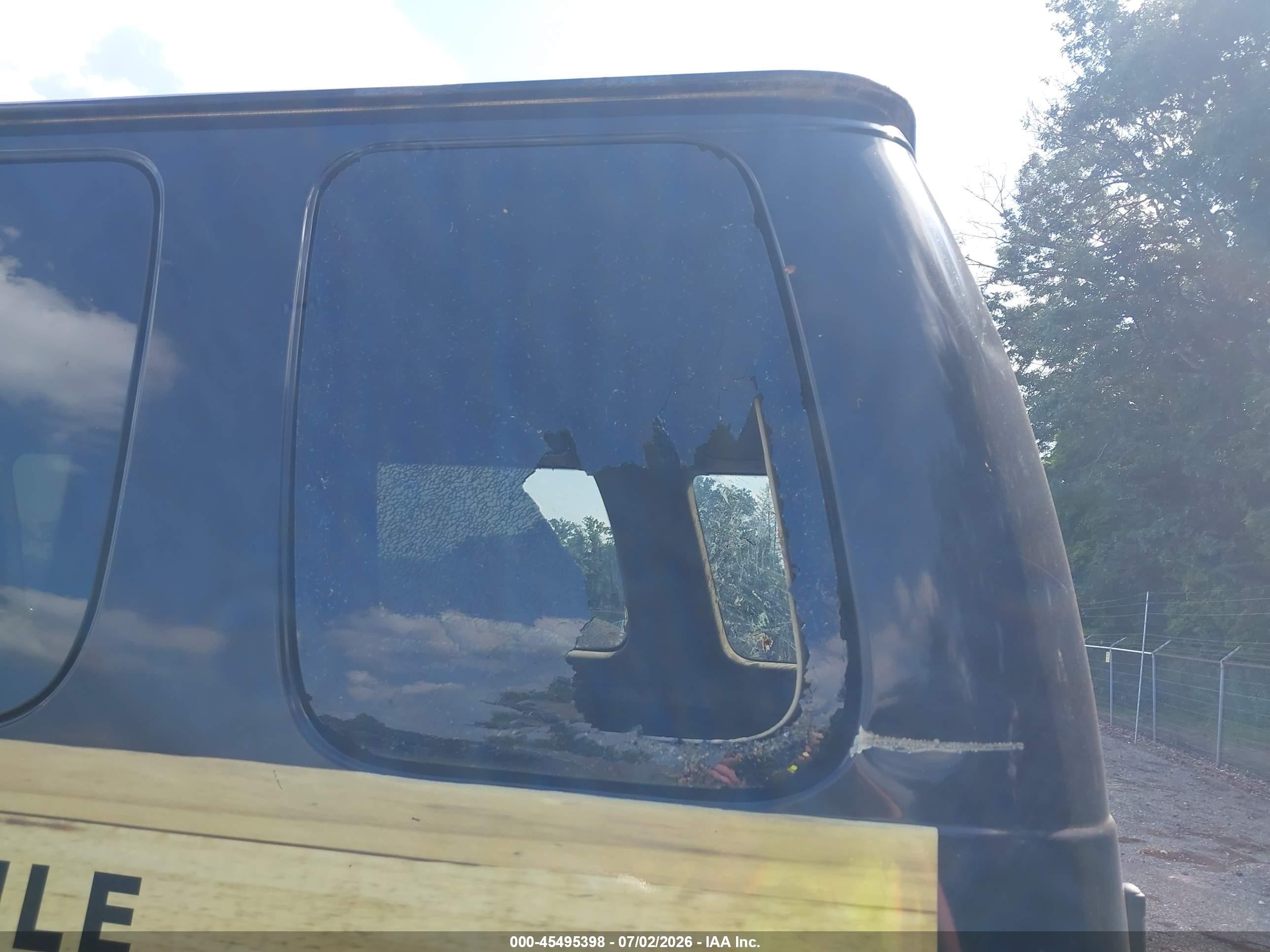 2003 Ford E-350 Super Duty Xl/xlt Cream vin: 1FBSS31L23HA96639