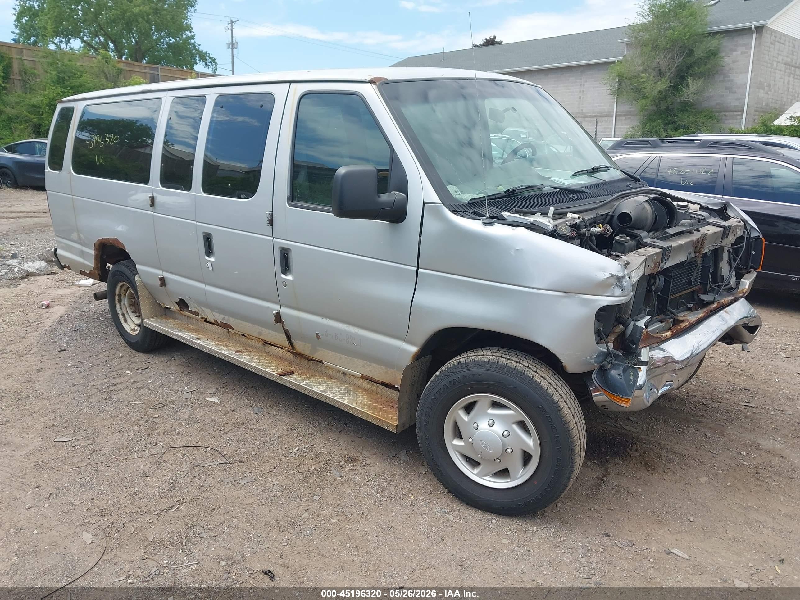 2004 Ford E-350 Super Duty Xl/xlt Silver vin: 1FBSS31L24HA68809