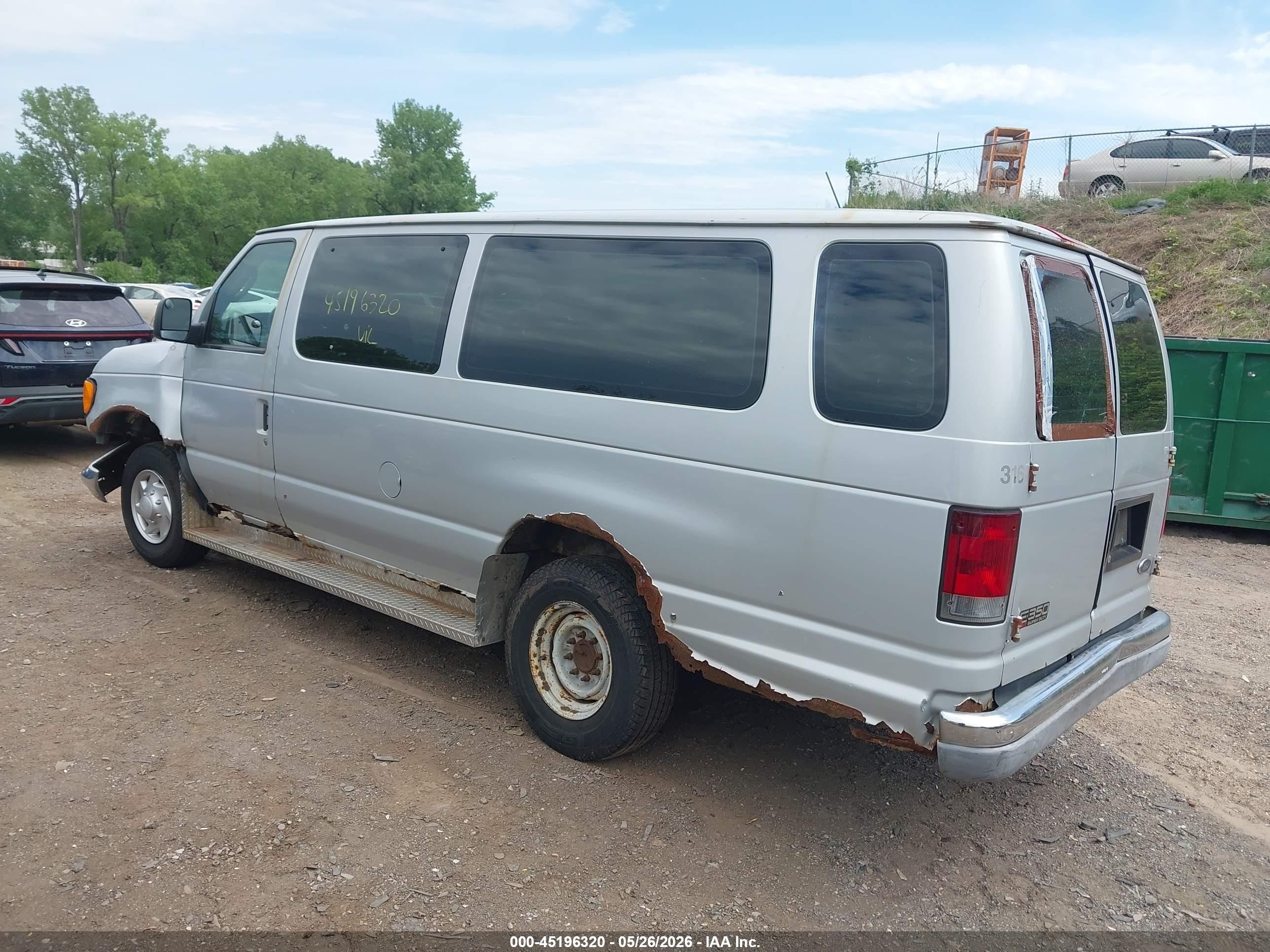 2004 Ford E-350 Super Duty Xl/xlt Silver vin: 1FBSS31L24HA68809
