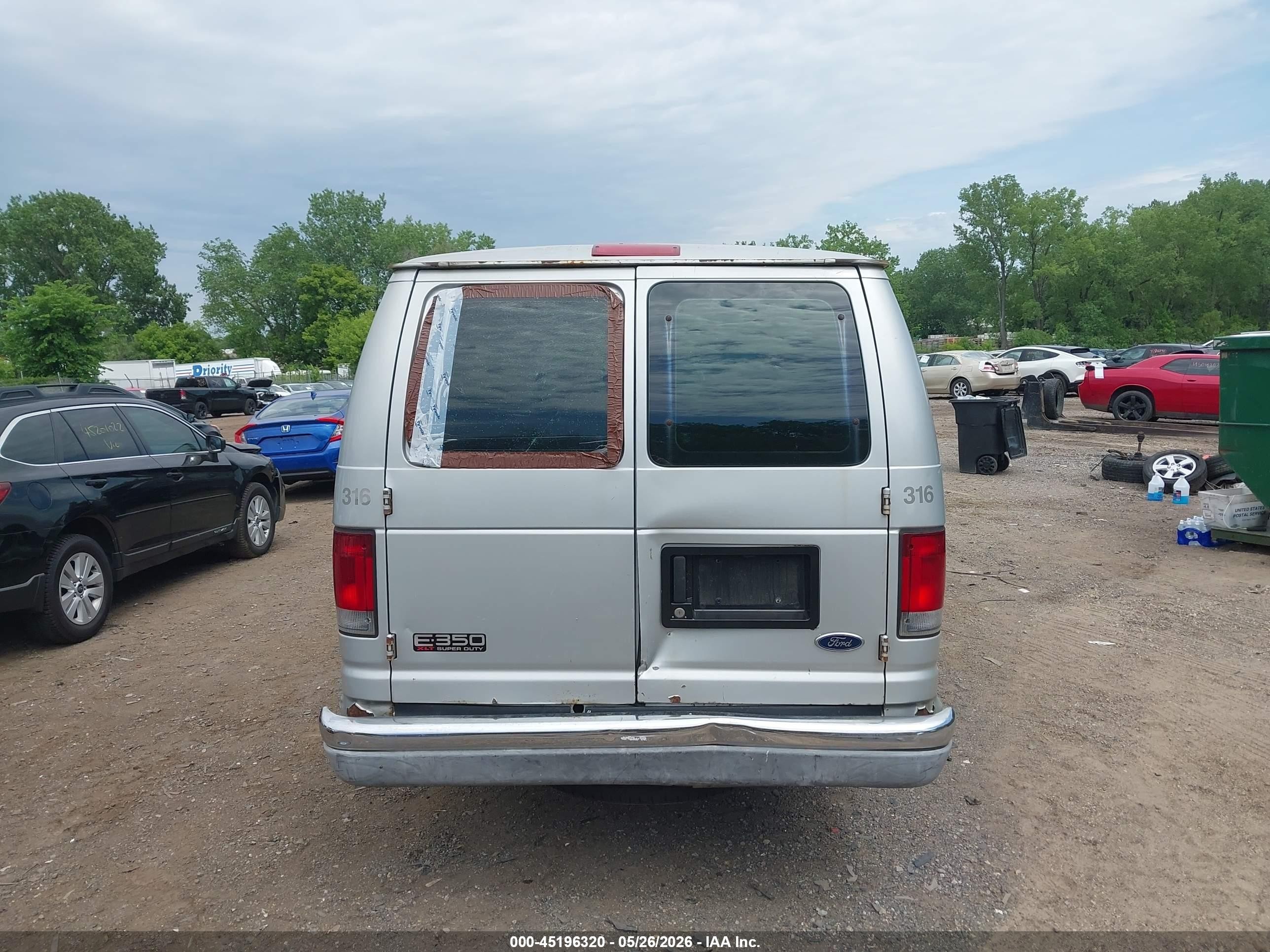 2004 Ford E-350 Super Duty Xl/xlt Silver vin: 1FBSS31L24HA68809