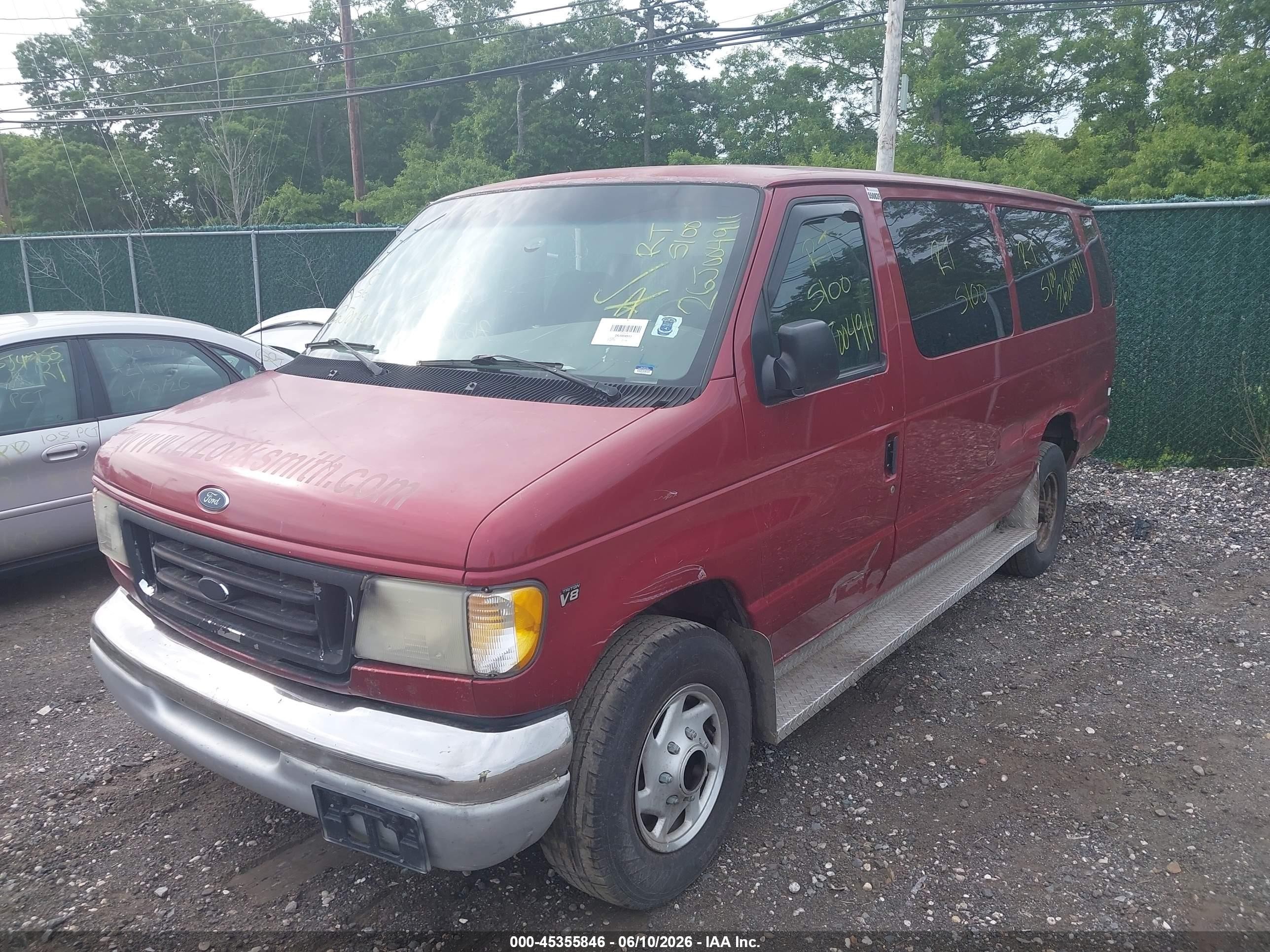 2000 Ford E-350 Super Duty Xl/xlt Red vin: 1FBSS31L2YHA75572