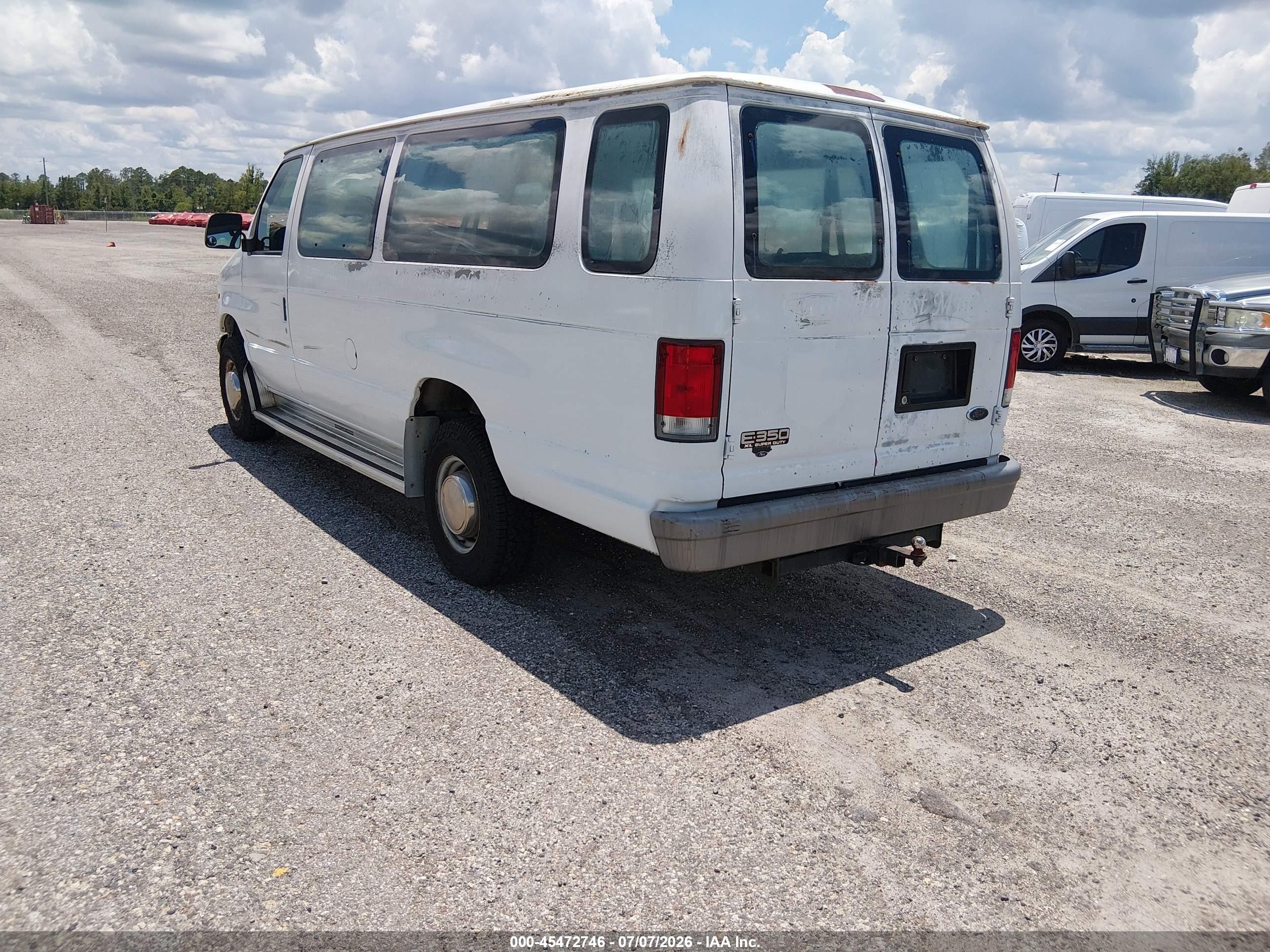 2001 Ford E-350 Super Duty Xl/xlt White vin: 1FBSS31L31HA05892
