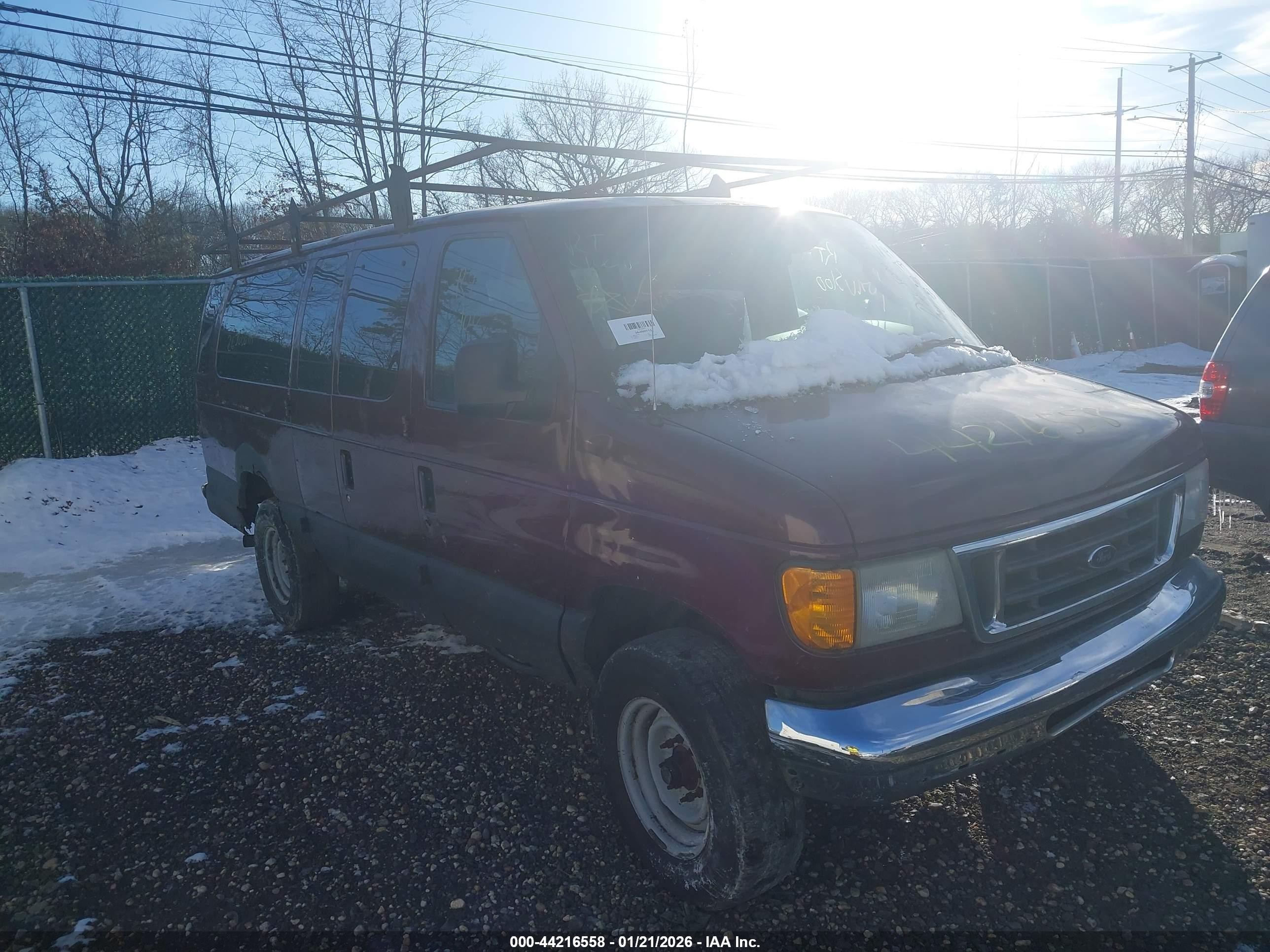 2005 Ford E-350 Super Duty Xl/xlt Maroon vin: 1FBSS31L35HA92862