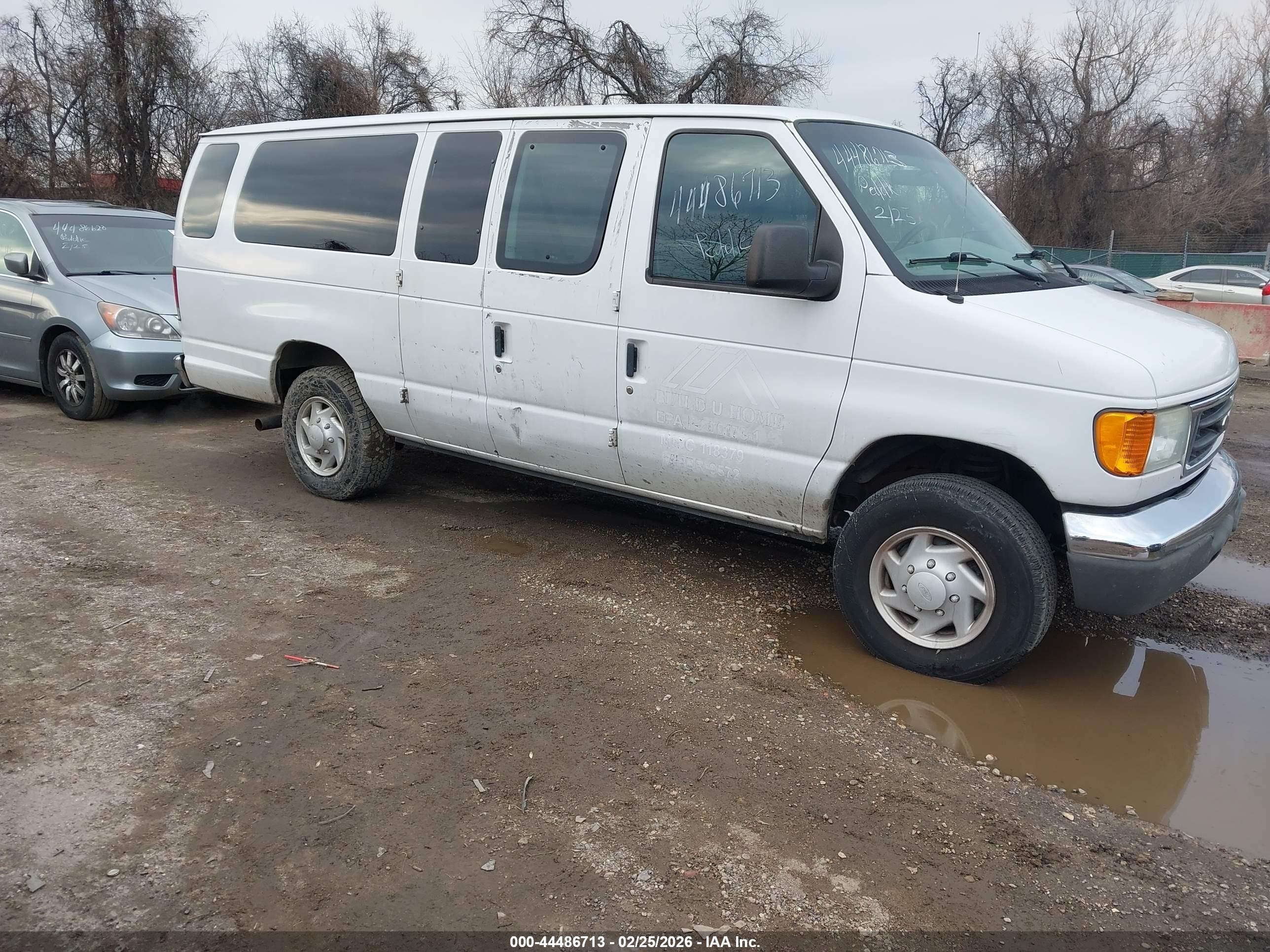 2005 Ford E-350 Super Duty Xl/xlt White vin: 1FBSS31L35HB30784