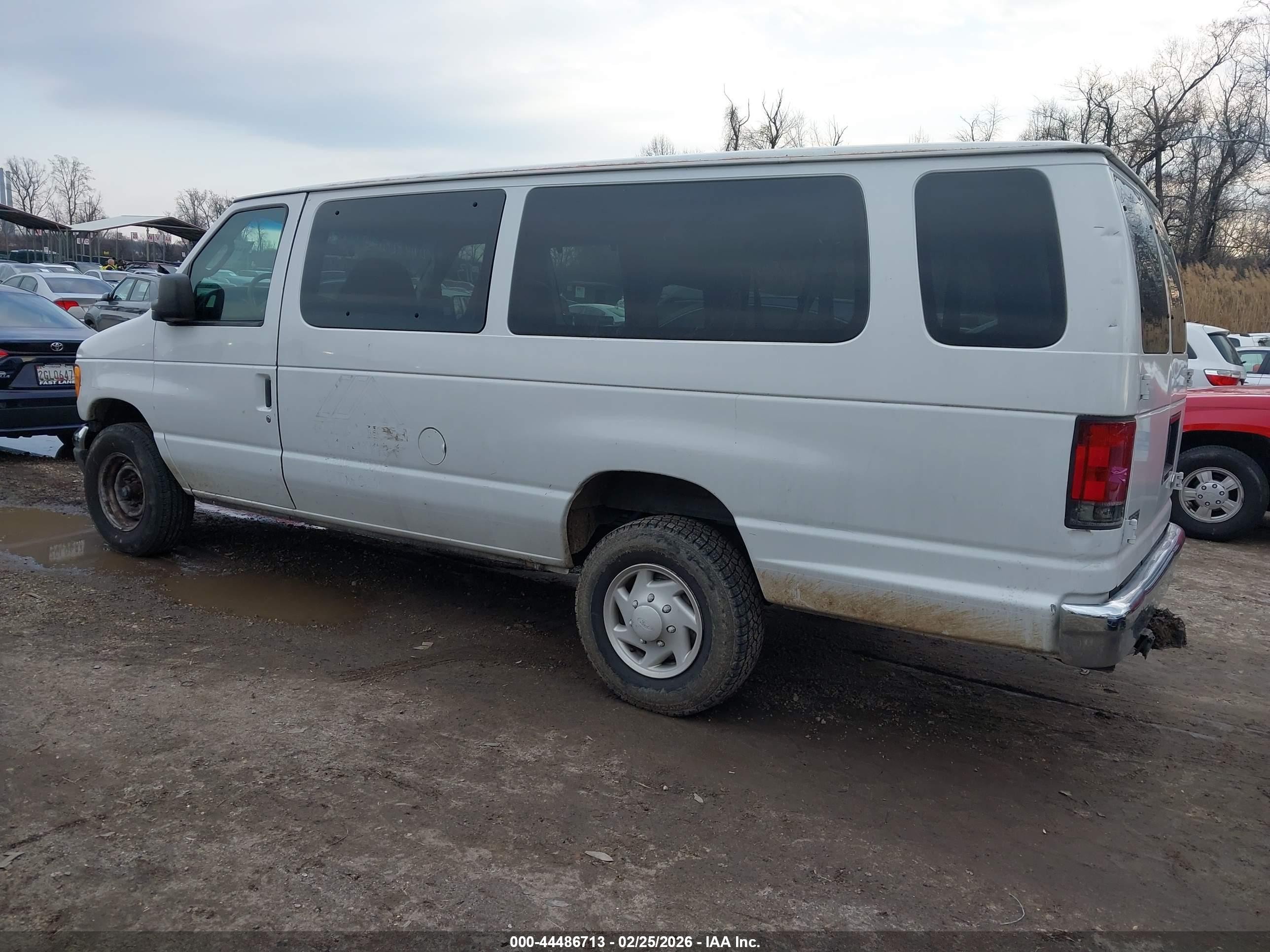 2005 Ford E-350 Super Duty Xl/xlt White vin: 1FBSS31L35HB30784
