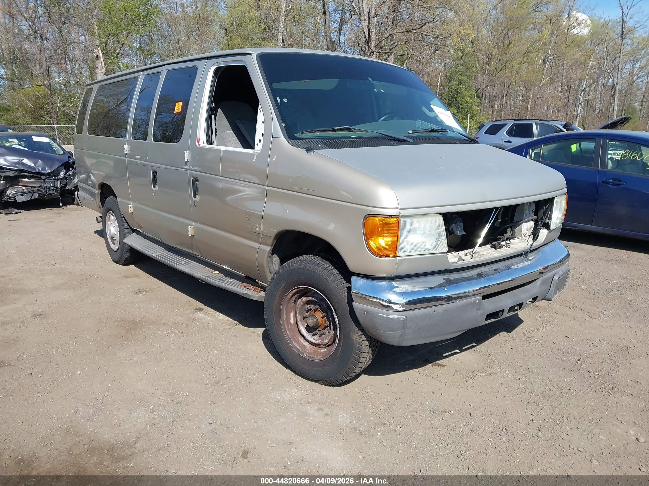 2006 Ford E-350 Super Duty   Tan vin: 1FBSS31L36DA31391