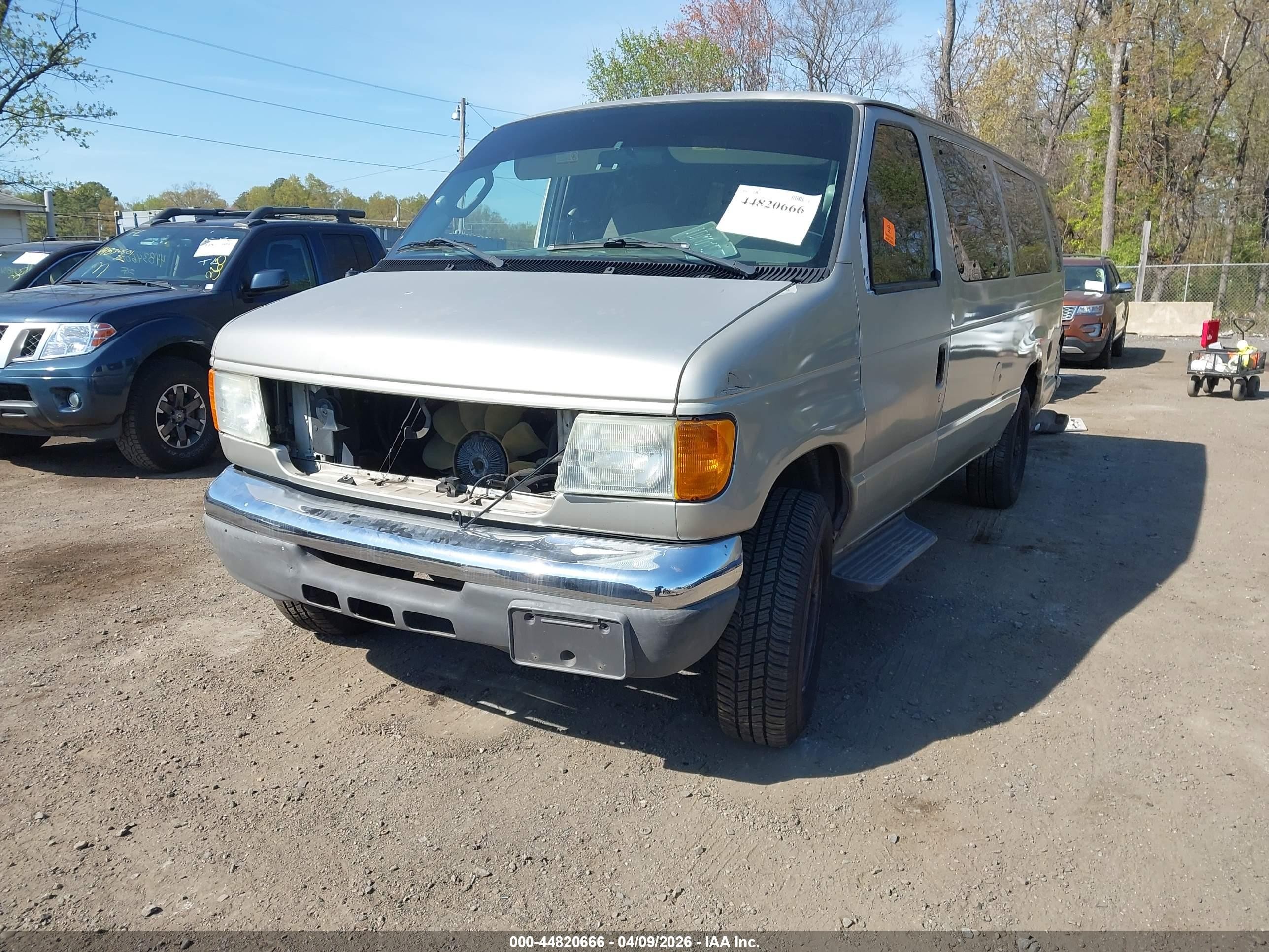 2006 Ford E-350 Super Duty   Tan vin: 1FBSS31L36DA31391