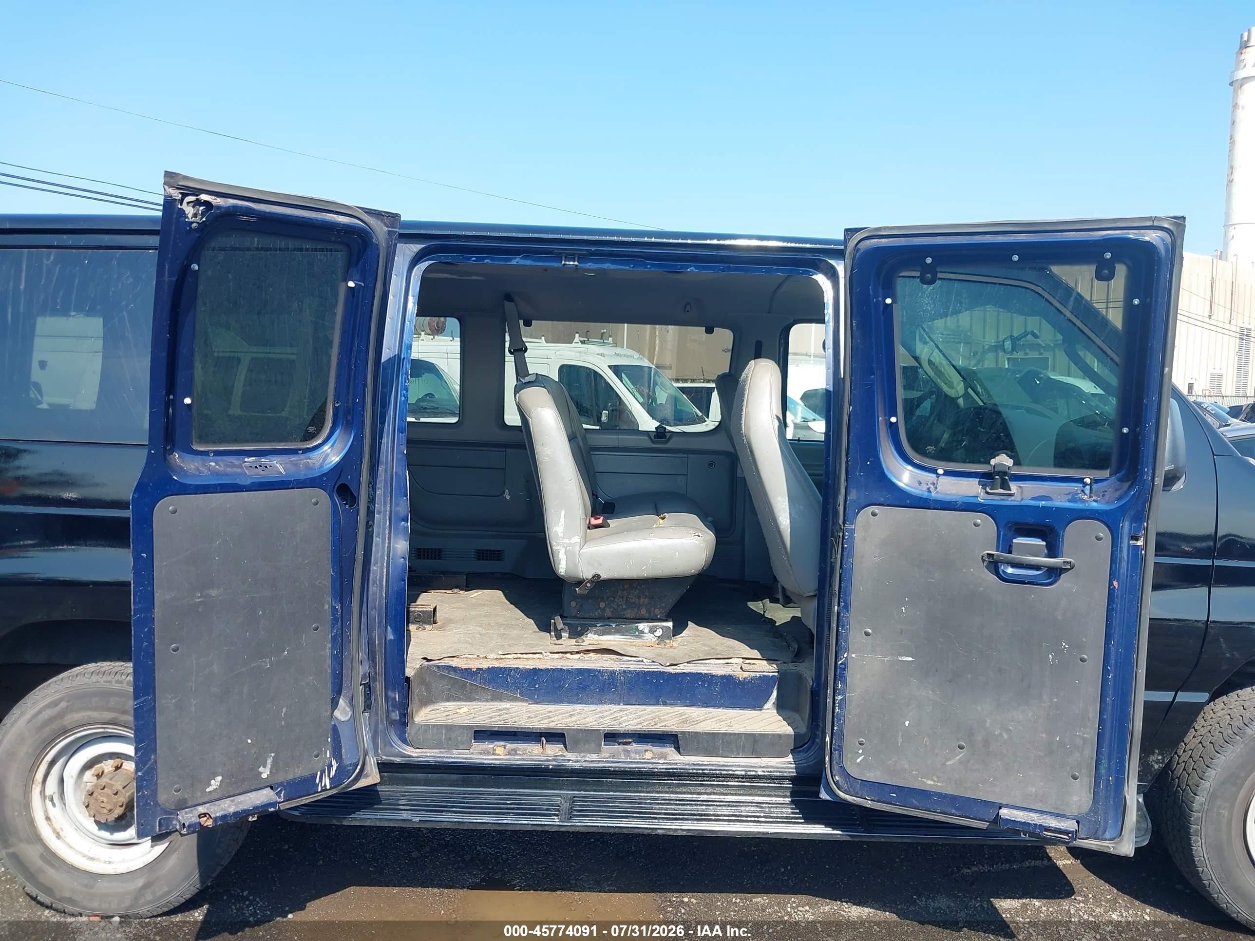 2008 Ford E-350 Super Duty Xl/xlt Black vin: 1FBSS31L38DA78519