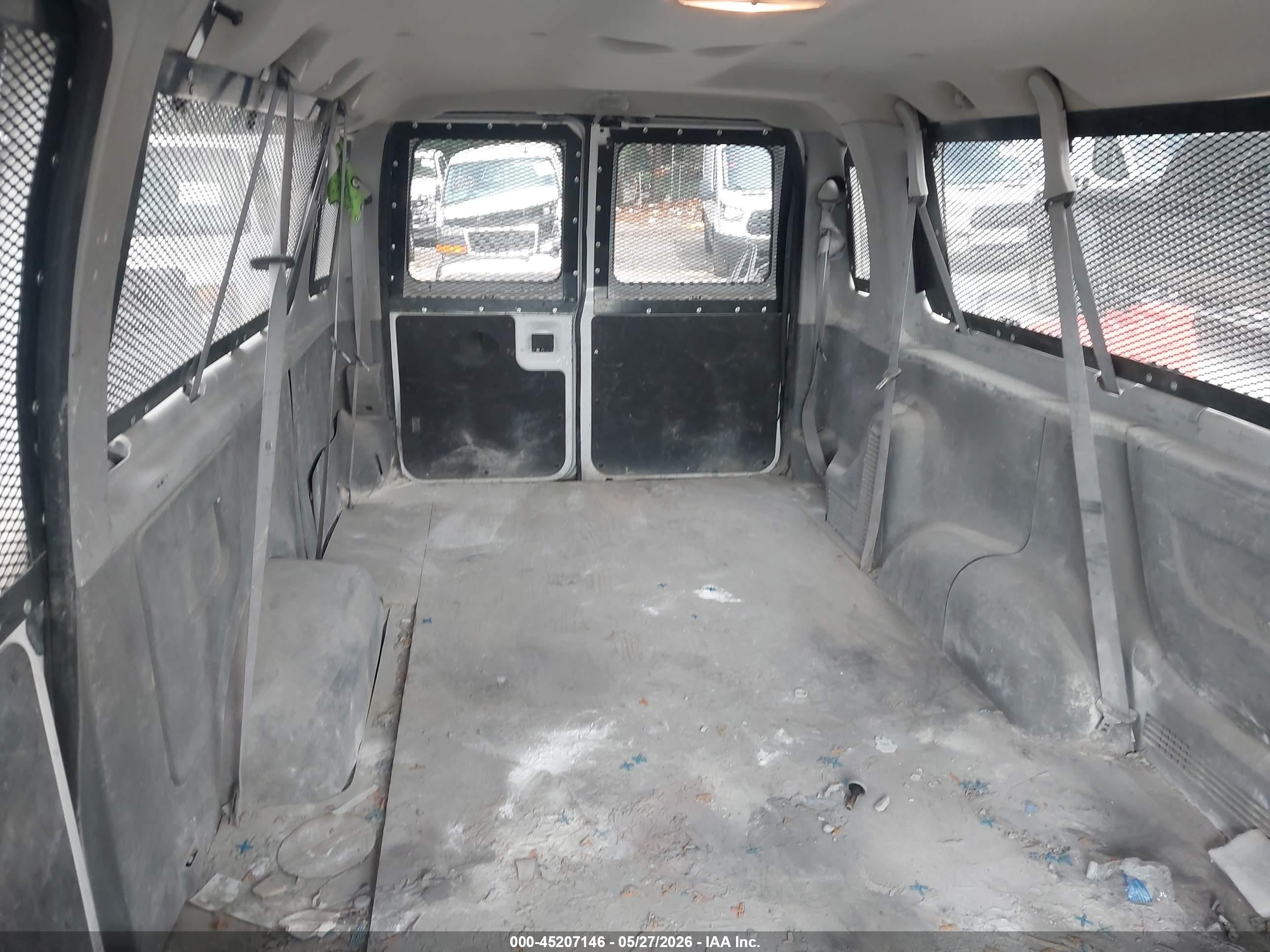 2008 Ford E-350 Super Duty Xl/xlt White vin: 1FBSS31L38DA84255