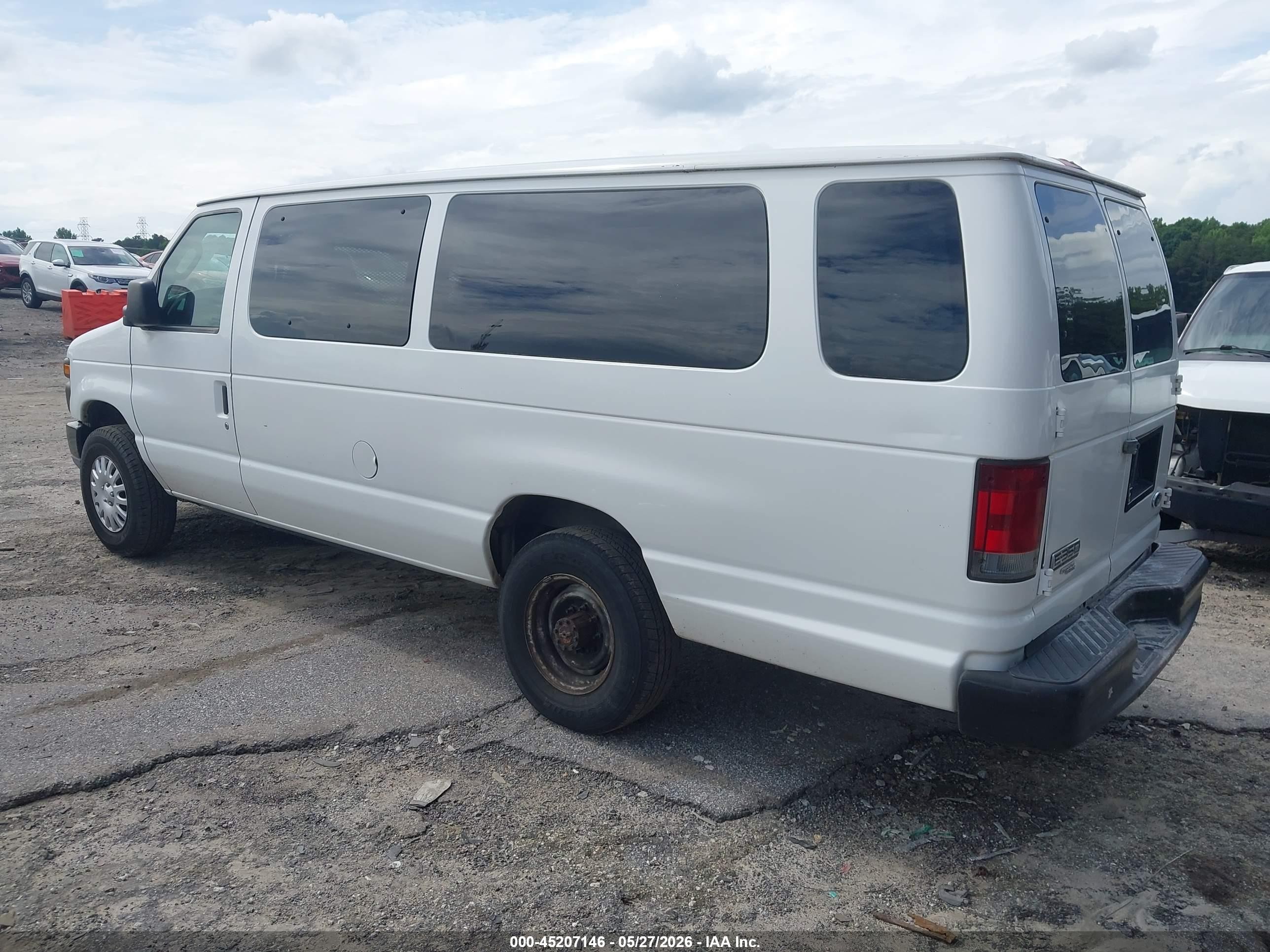 2008 Ford E-350 Super Duty Xl/xlt White vin: 1FBSS31L38DA84255
