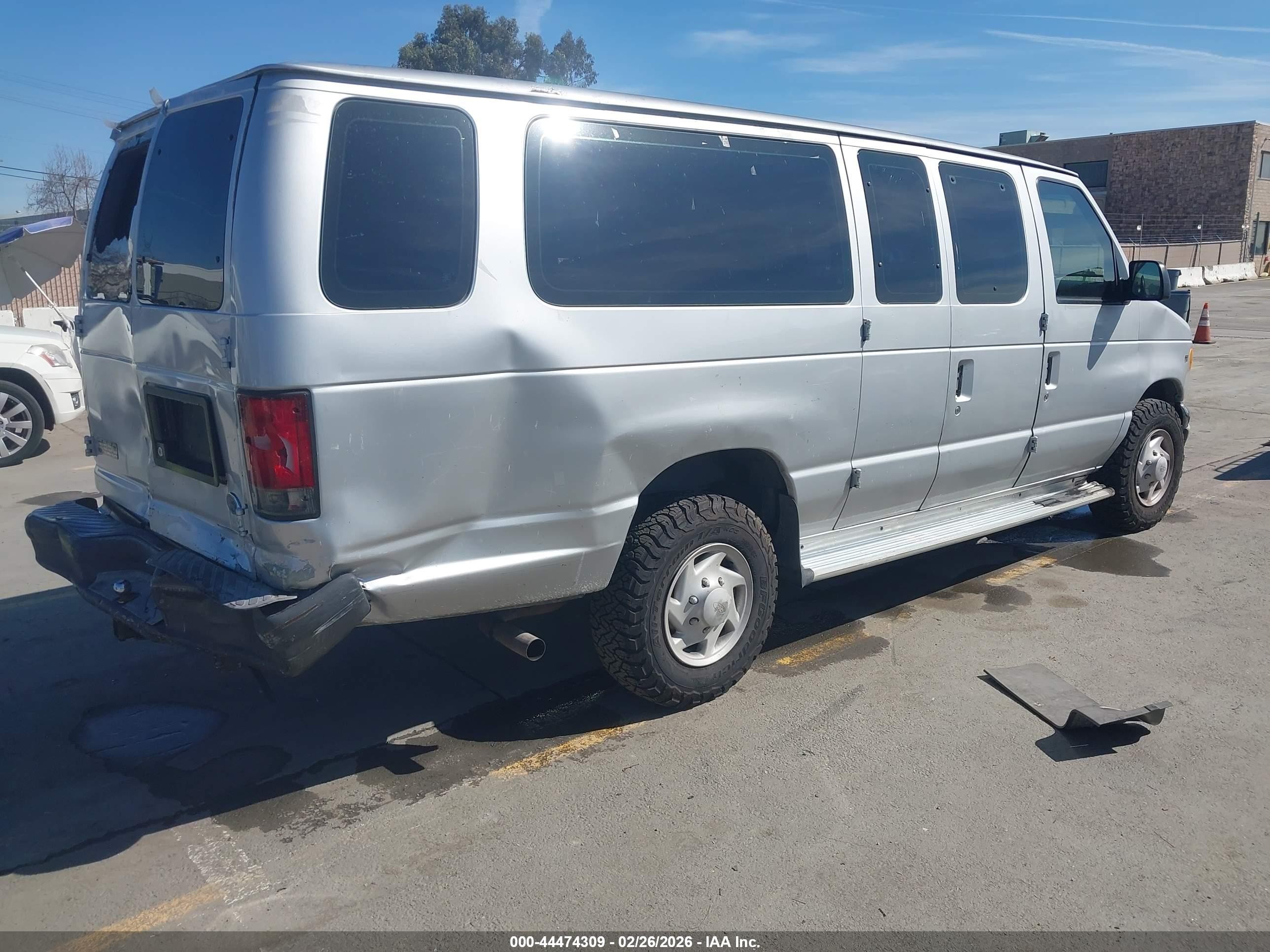 2000 Ford E-350 Super Duty Xl/xlt Серый vin: 1FBSS31L3YHA23237