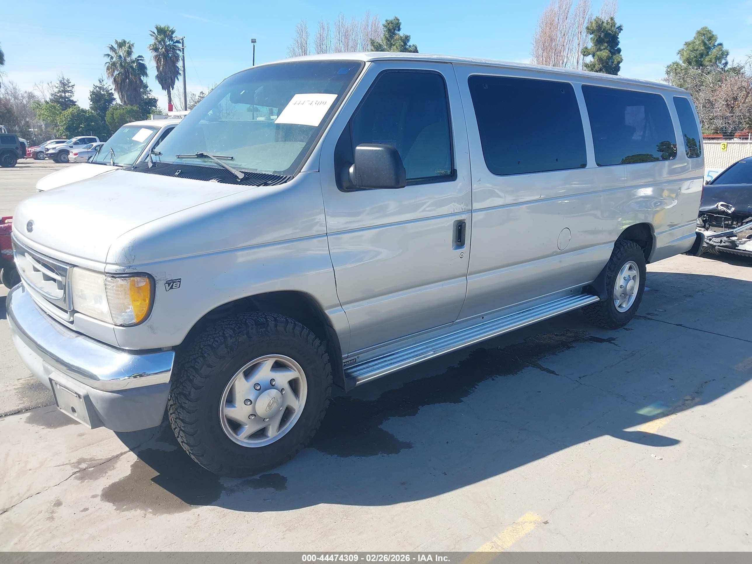 2000 Ford E-350 Super Duty Xl/xlt Серый vin: 1FBSS31L3YHA23237