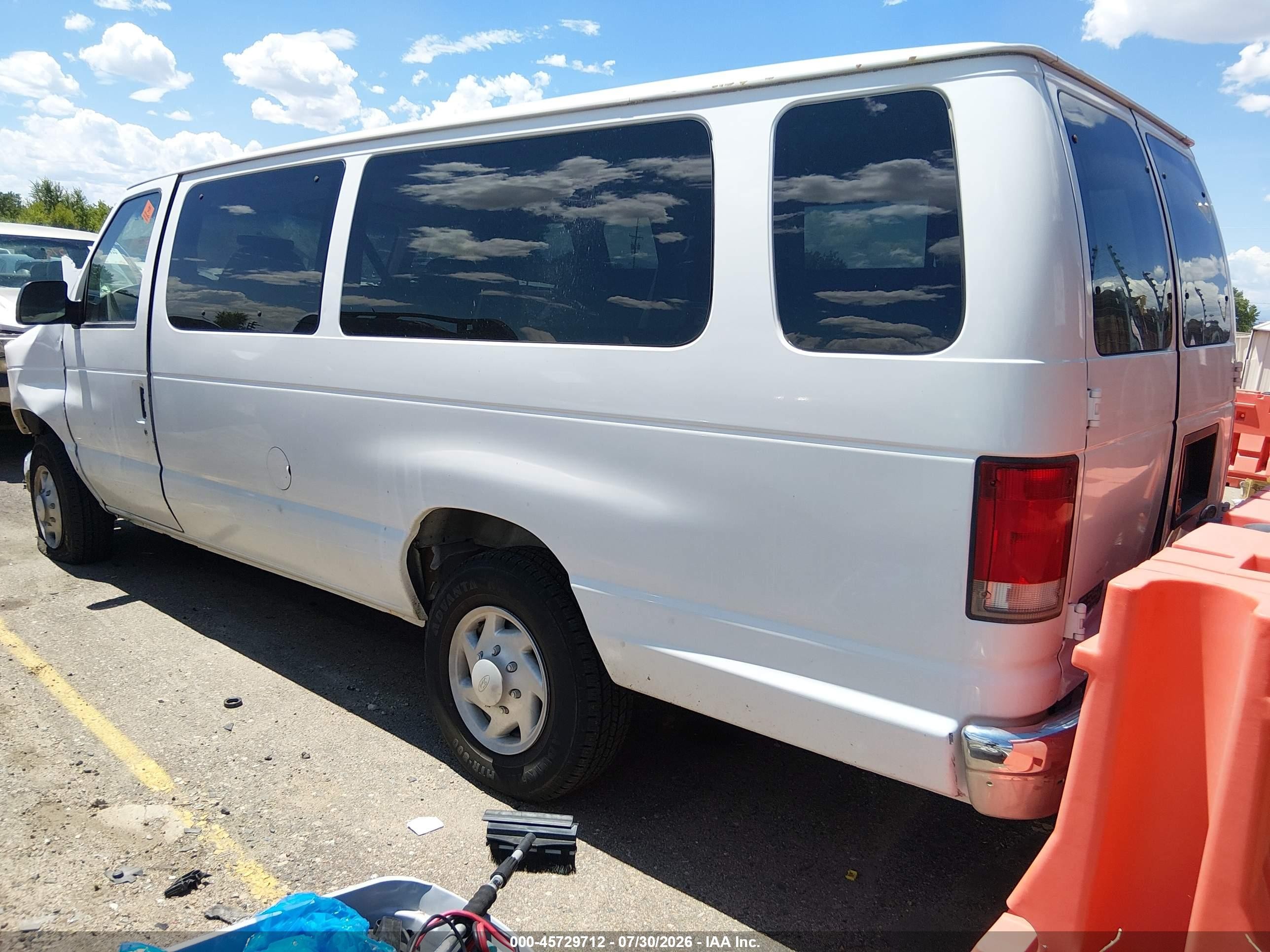 2000 Ford E-350 Super Duty Xl/xlt White vin: 1FBSS31L3YHA34951