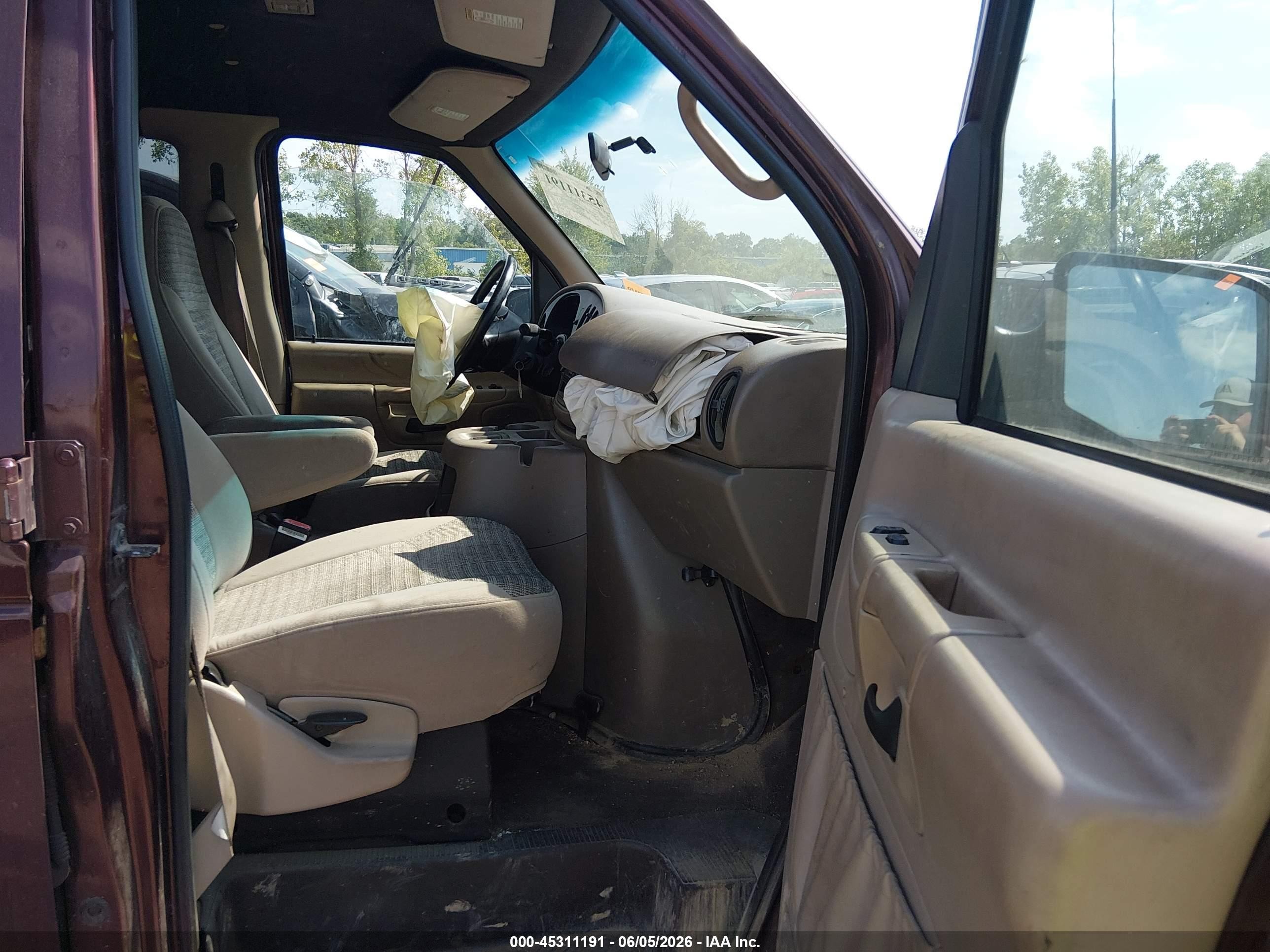 2001 Ford E-350 Super Duty Xl/xlt Maroon vin: 1FBSS31L41HB61018