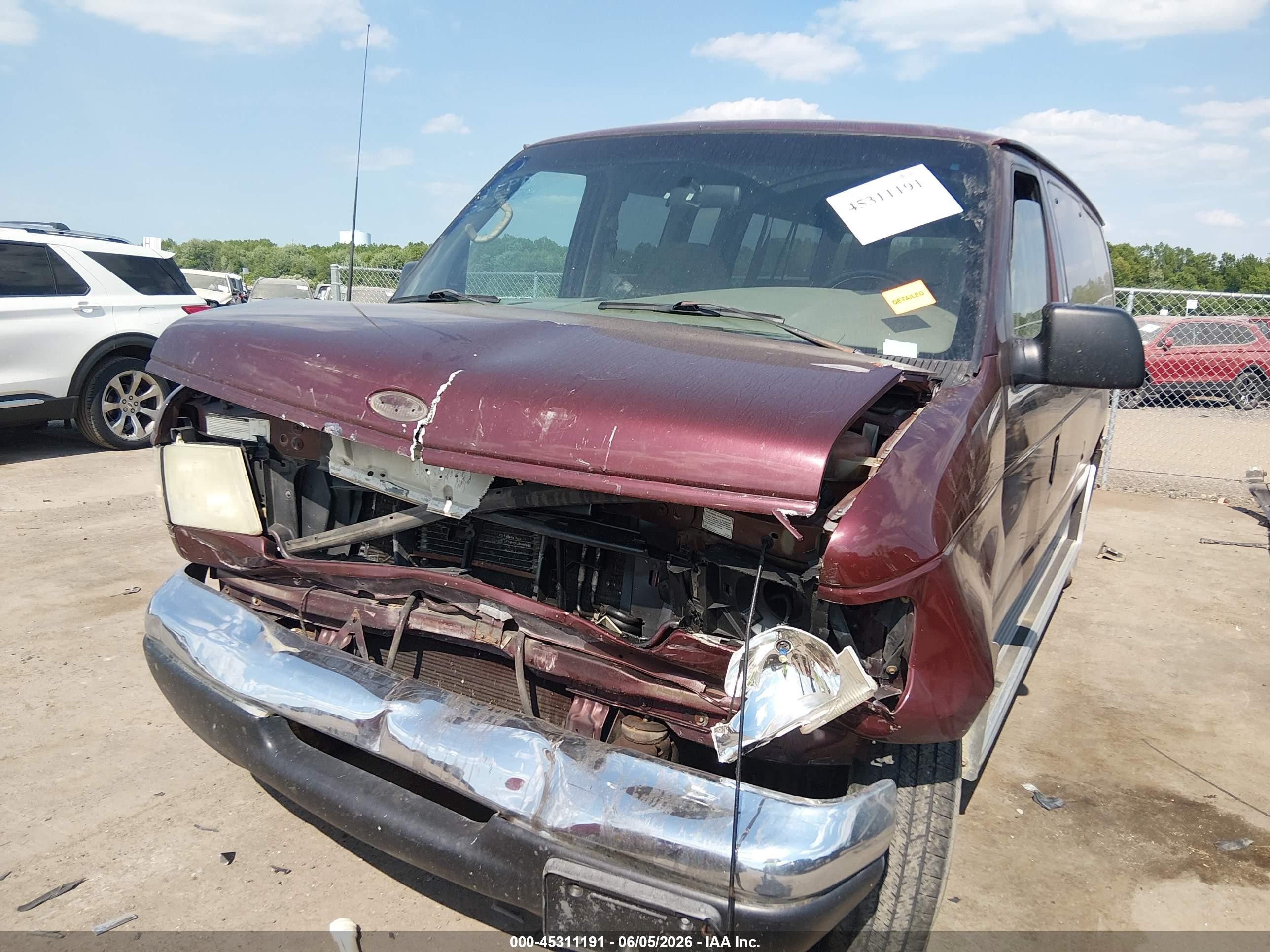 2001 Ford E-350 Super Duty Xl/xlt Maroon vin: 1FBSS31L41HB61018