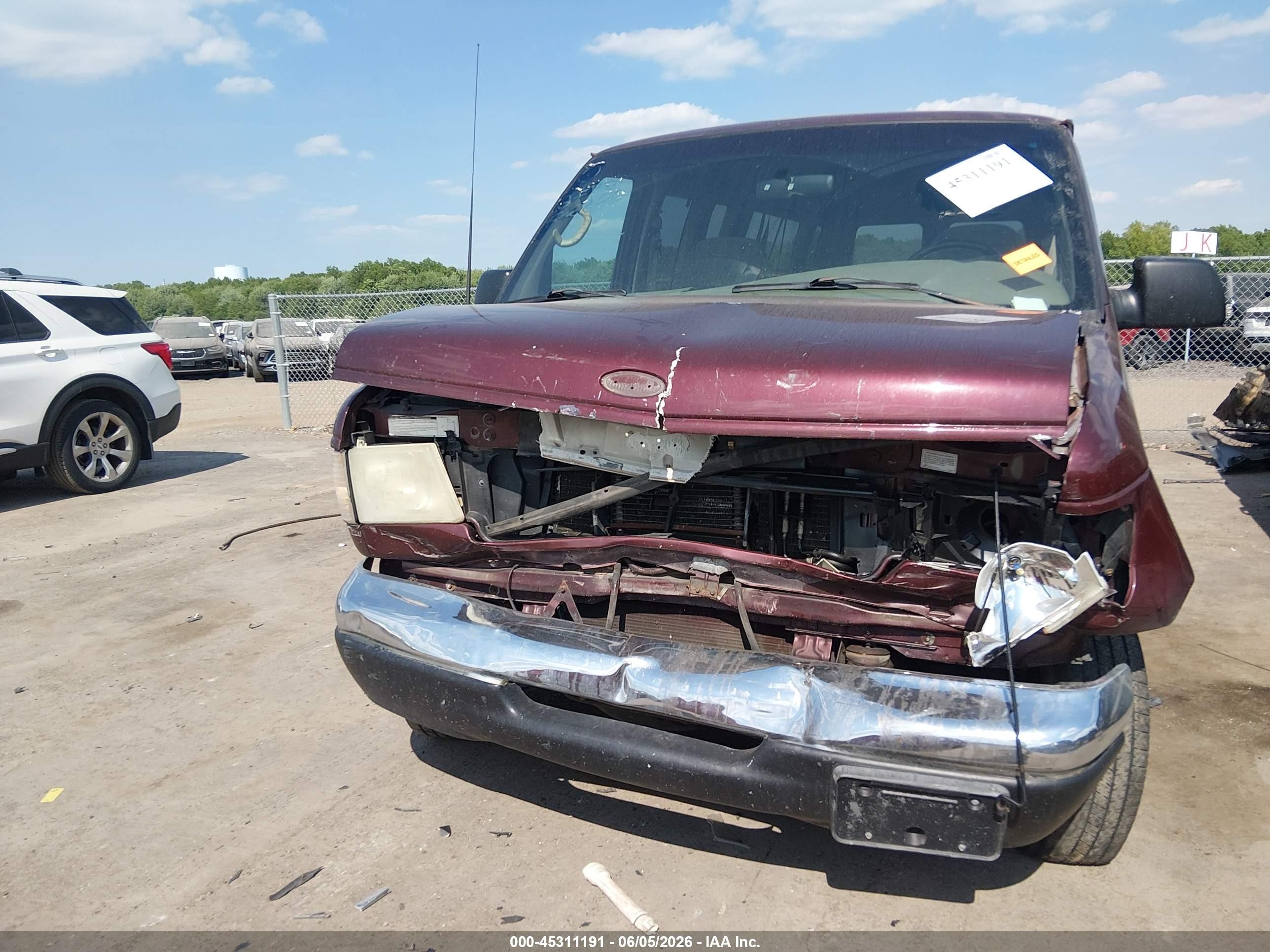 2001 Ford E-350 Super Duty Xl/xlt Maroon vin: 1FBSS31L41HB61018