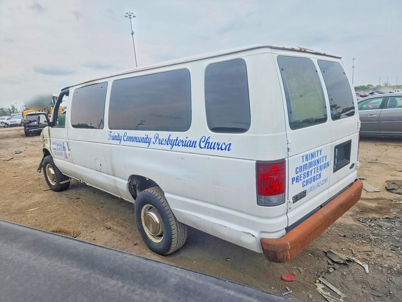 2002 Ford Econoline E350 White vin: 1FBSS31L42HB40347