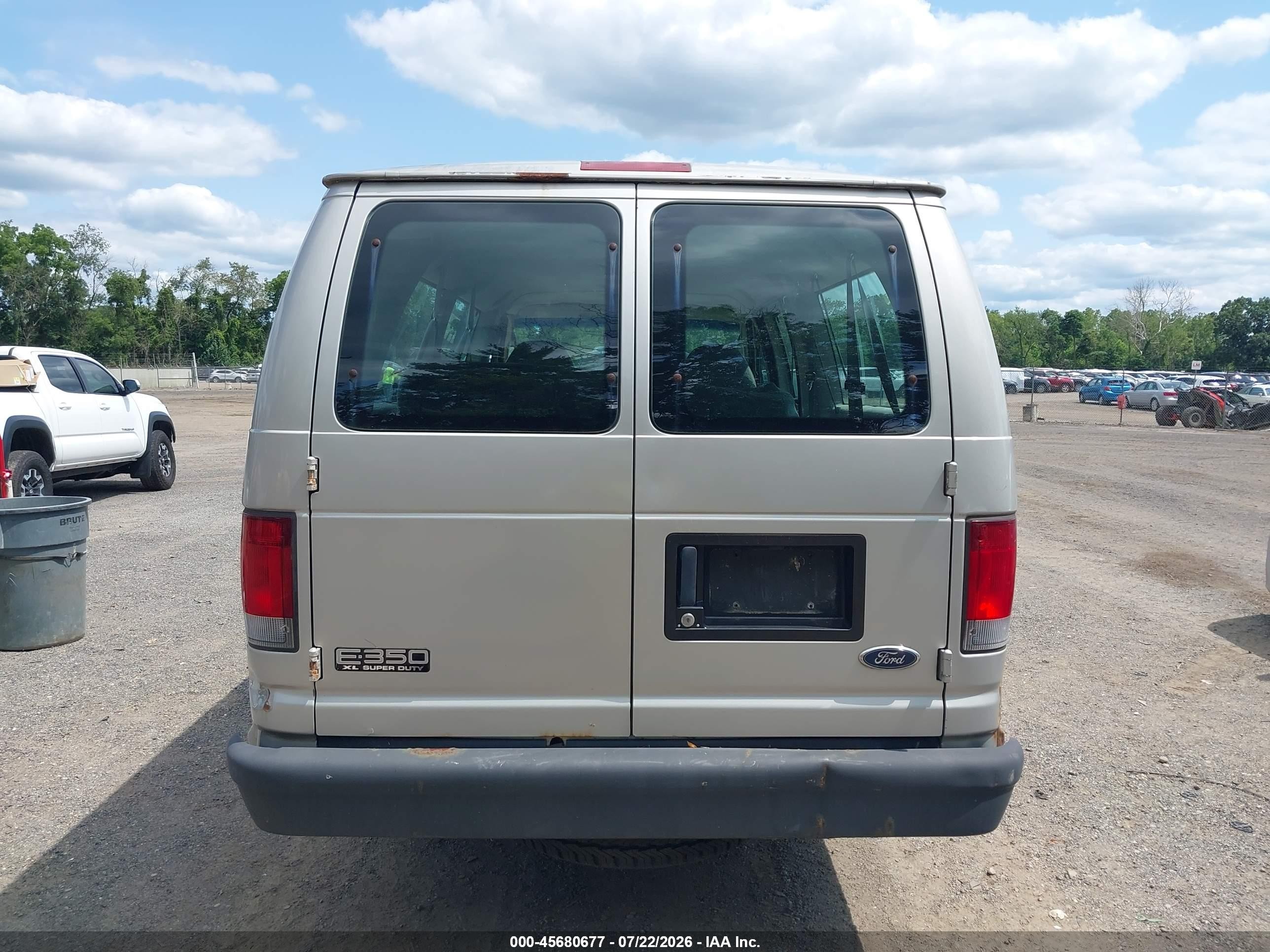 2003 Ford E-350 Super Duty Xl/xlt Silver vin: 1FBSS31L43HB15174