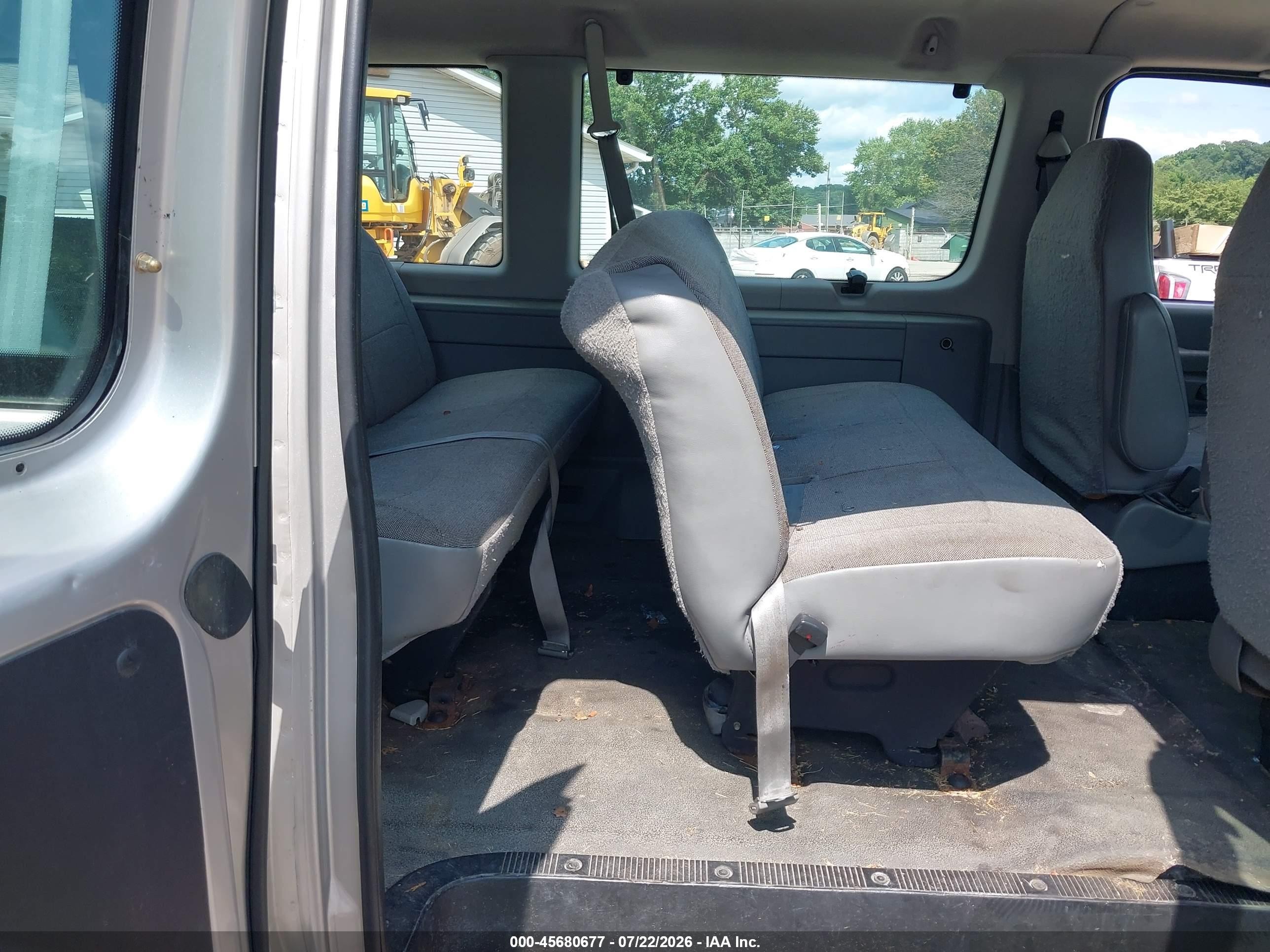 2003 Ford E-350 Super Duty Xl/xlt Silver vin: 1FBSS31L43HB15174