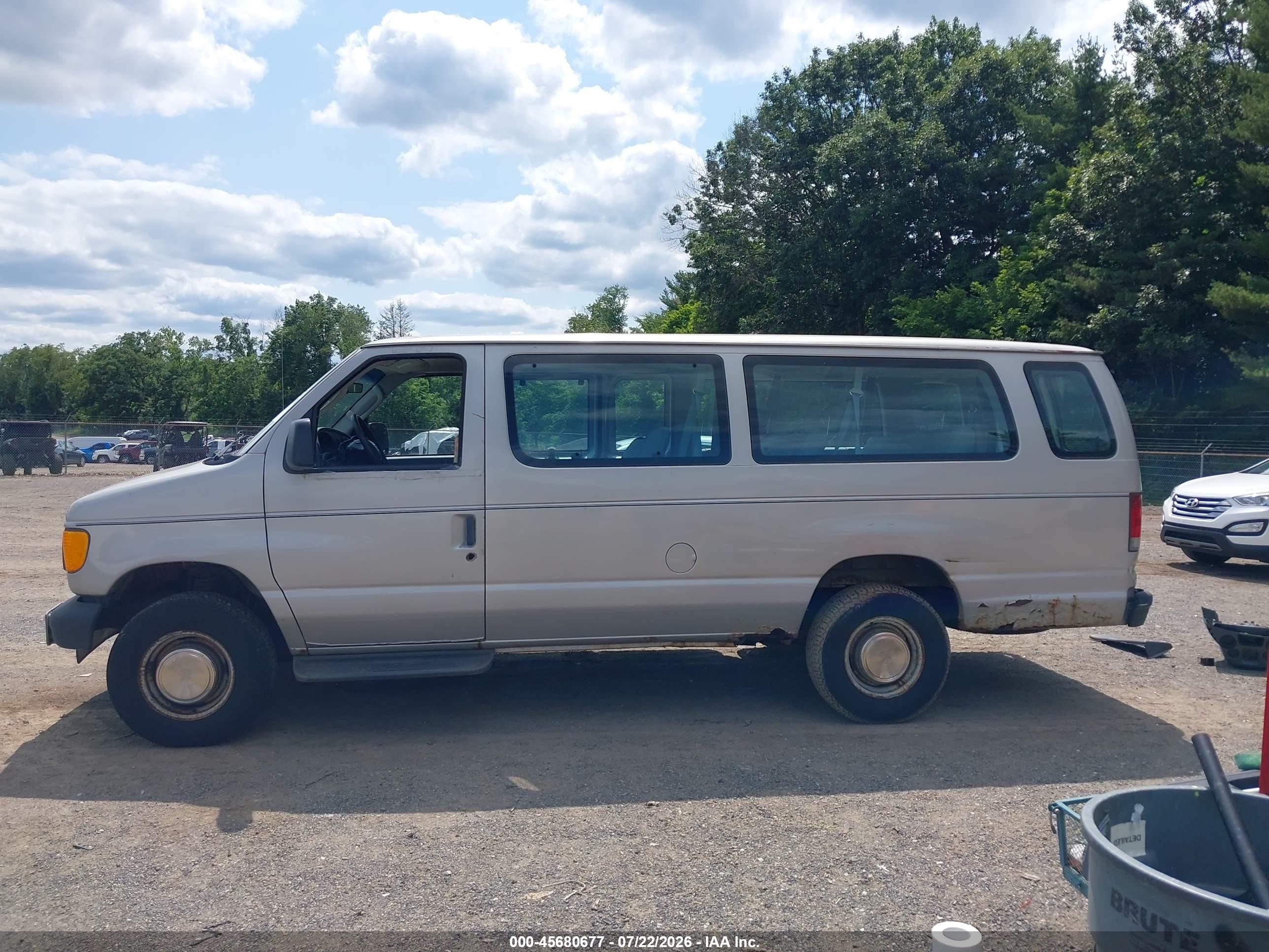 2003 Ford E-350 Super Duty Xl/xlt Silver vin: 1FBSS31L43HB15174