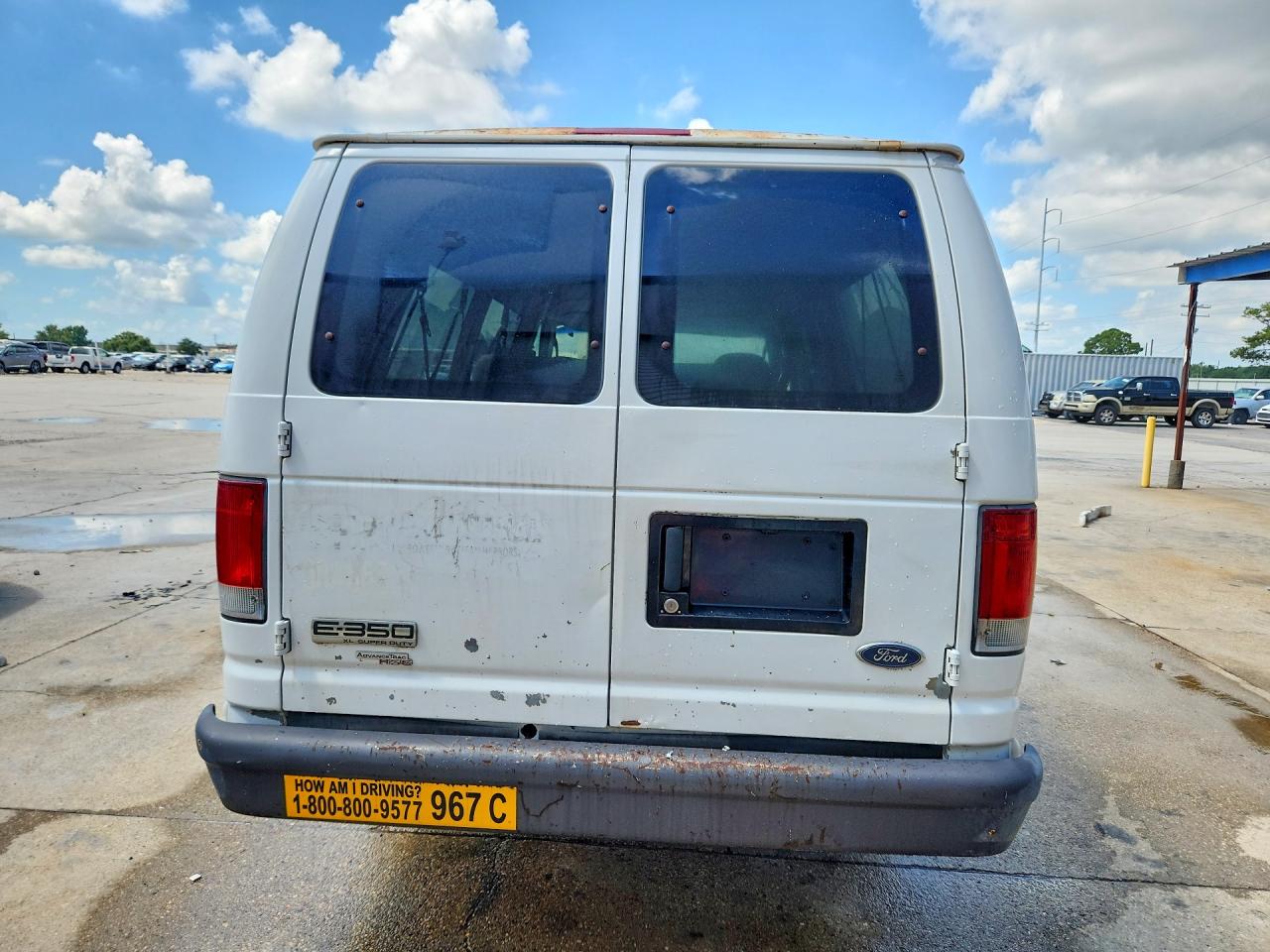 2006 Ford Econoline E350 Super Duty Wagon White vin: 1FBSS31L46DA03535