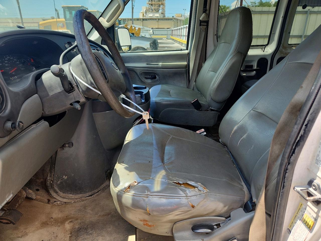 2006 Ford Econoline E350 Super Duty Wagon White vin: 1FBSS31L46DA03535