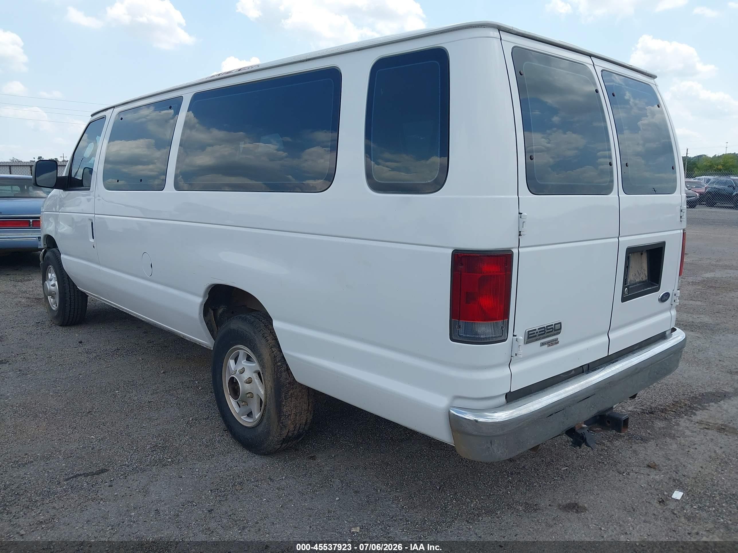 2007 Ford E-350 Super Duty Xl/xlt White vin: 1FBSS31L47DB06407