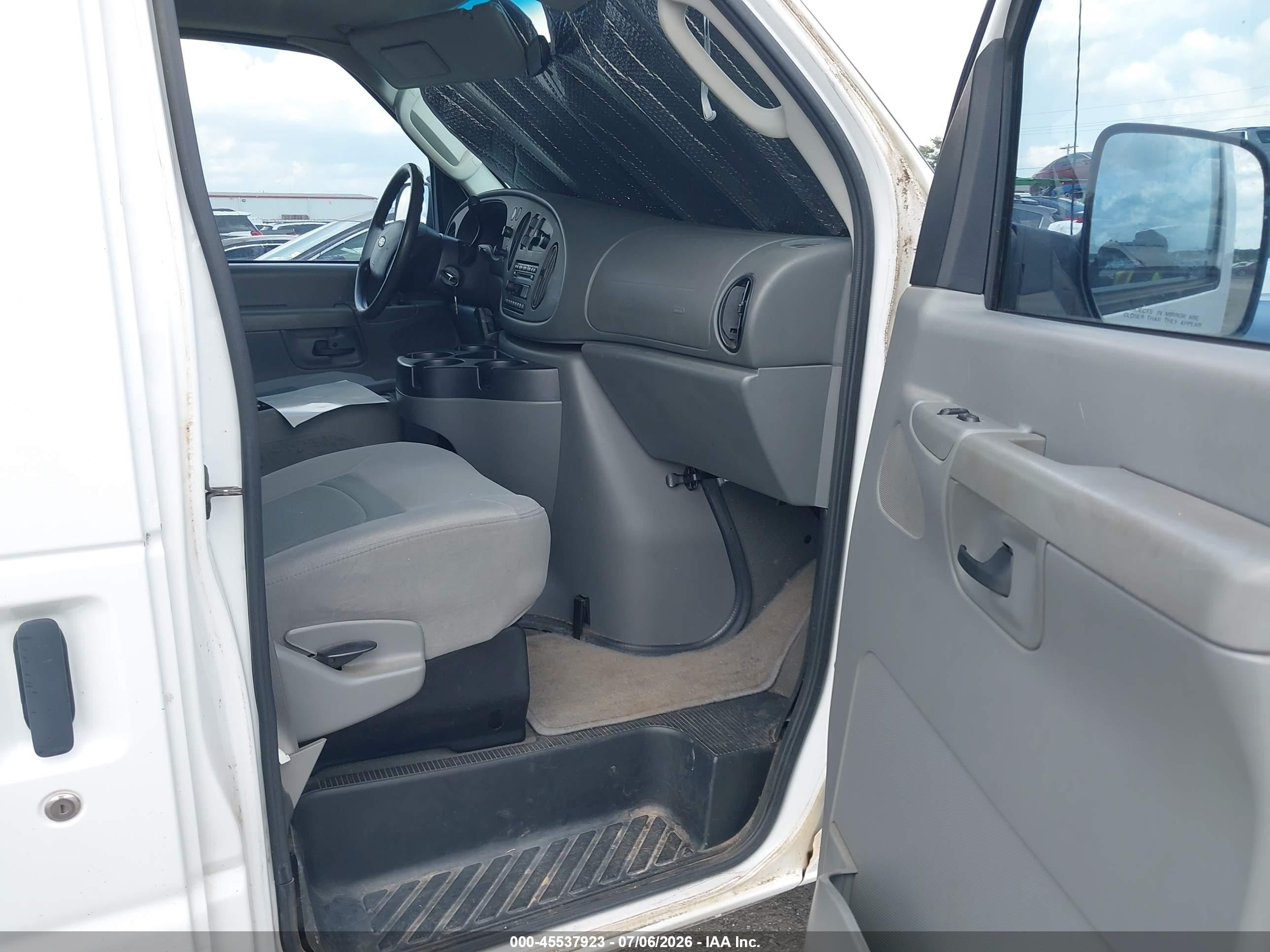 2007 Ford E-350 Super Duty Xl/xlt White vin: 1FBSS31L47DB06407