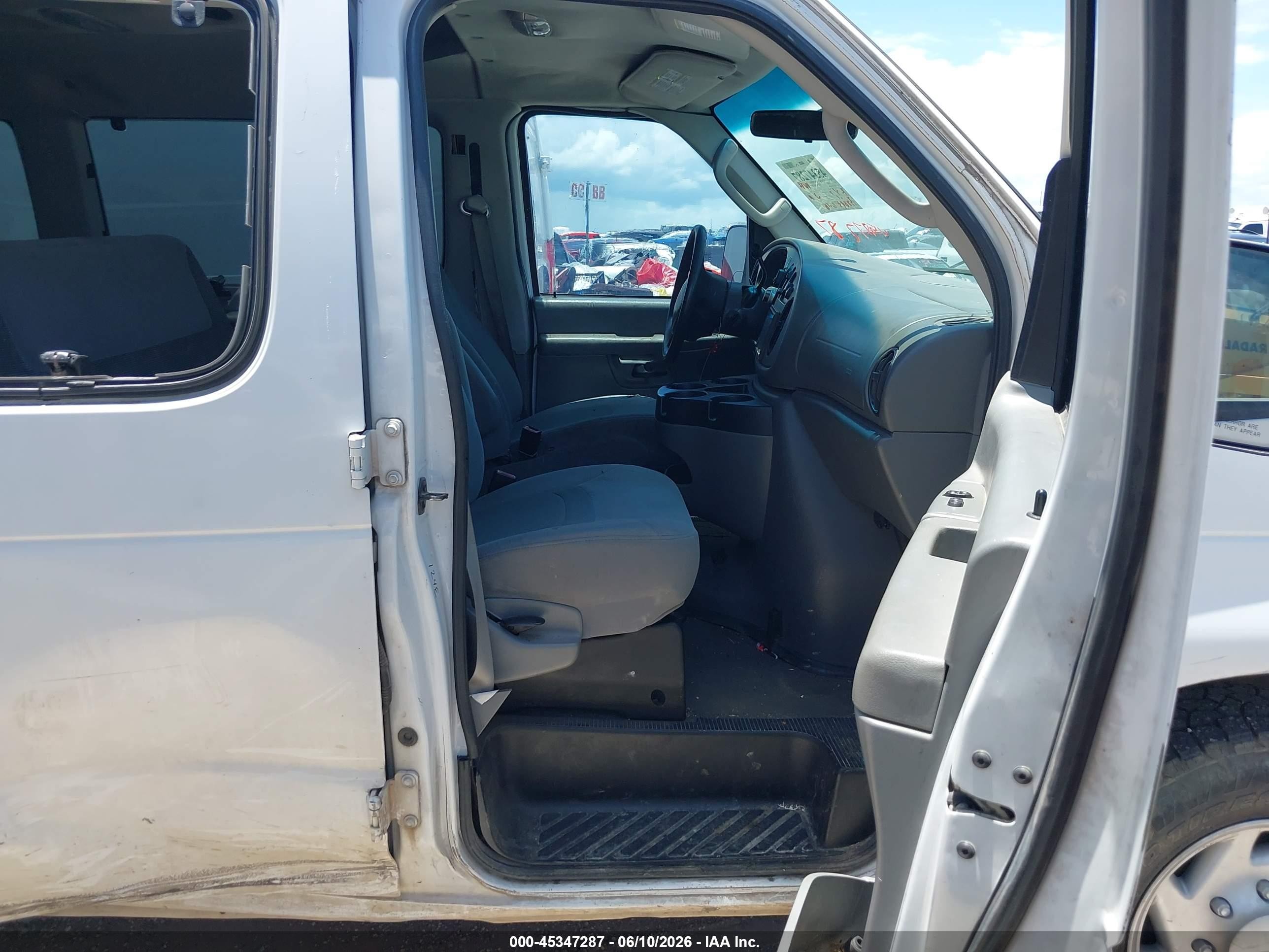2008 Ford E-350 Super Duty Xl/xlt White vin: 1FBSS31L48DB32040