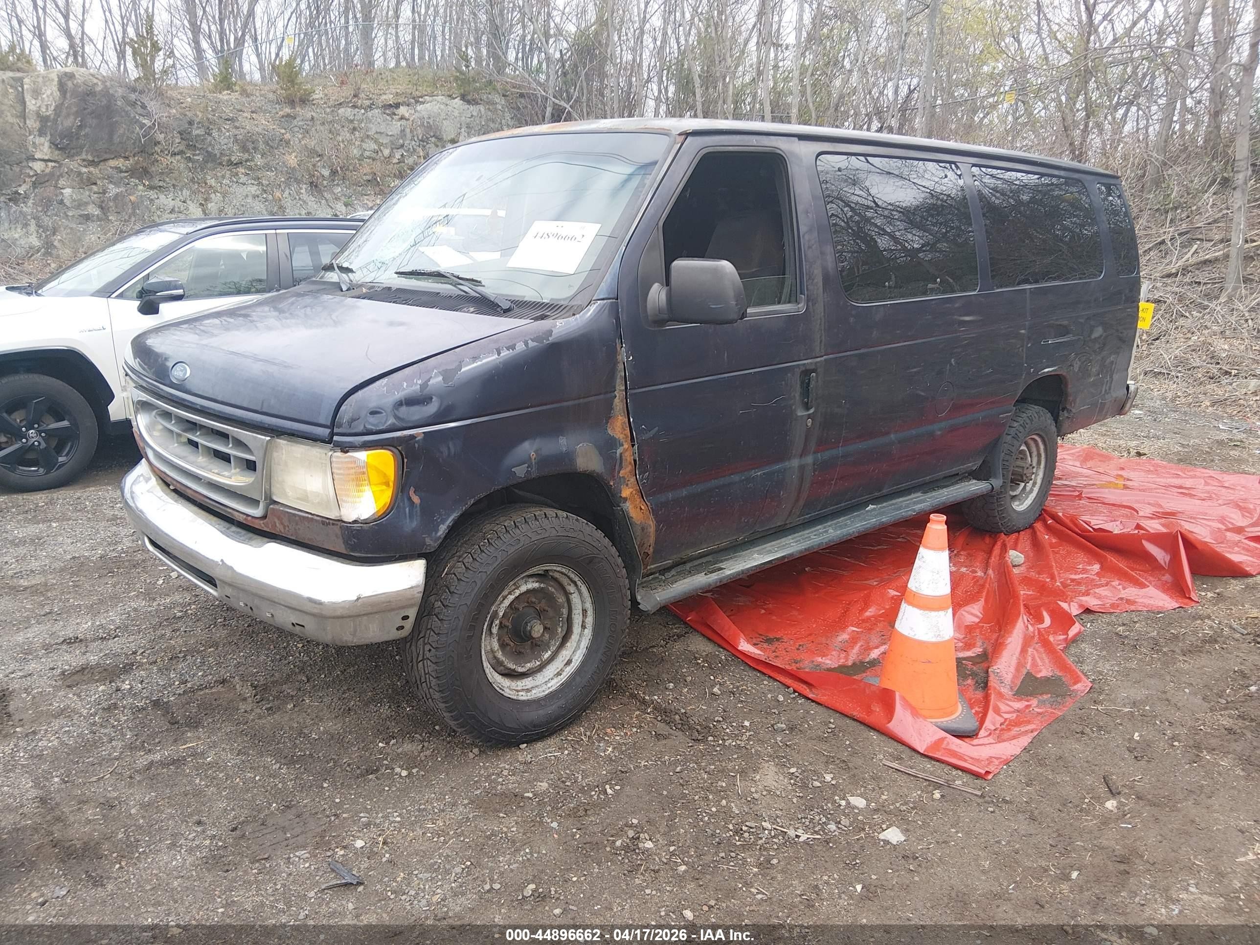 1999 Ford E-350 Super Duty Xl/xlt Blue vin: 1FBSS31L4XHA69819