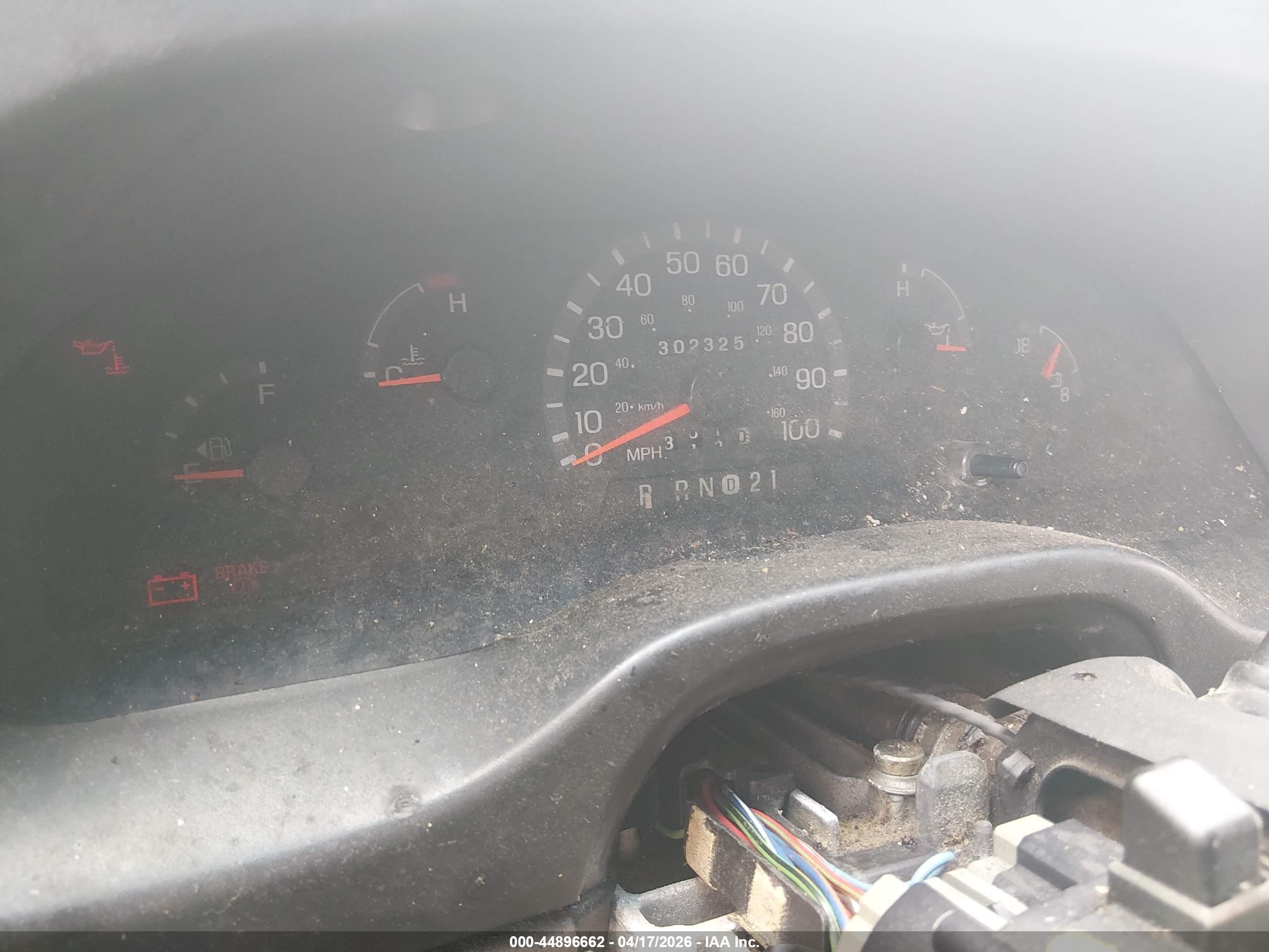 1999 Ford E-350 Super Duty Xl/xlt Blue vin: 1FBSS31L4XHA69819