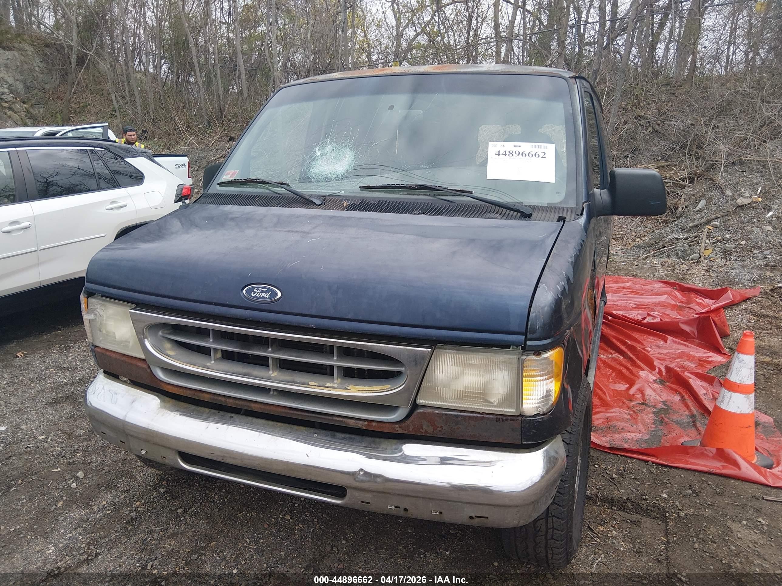 1999 Ford E-350 Super Duty Xl/xlt Blue vin: 1FBSS31L4XHA69819