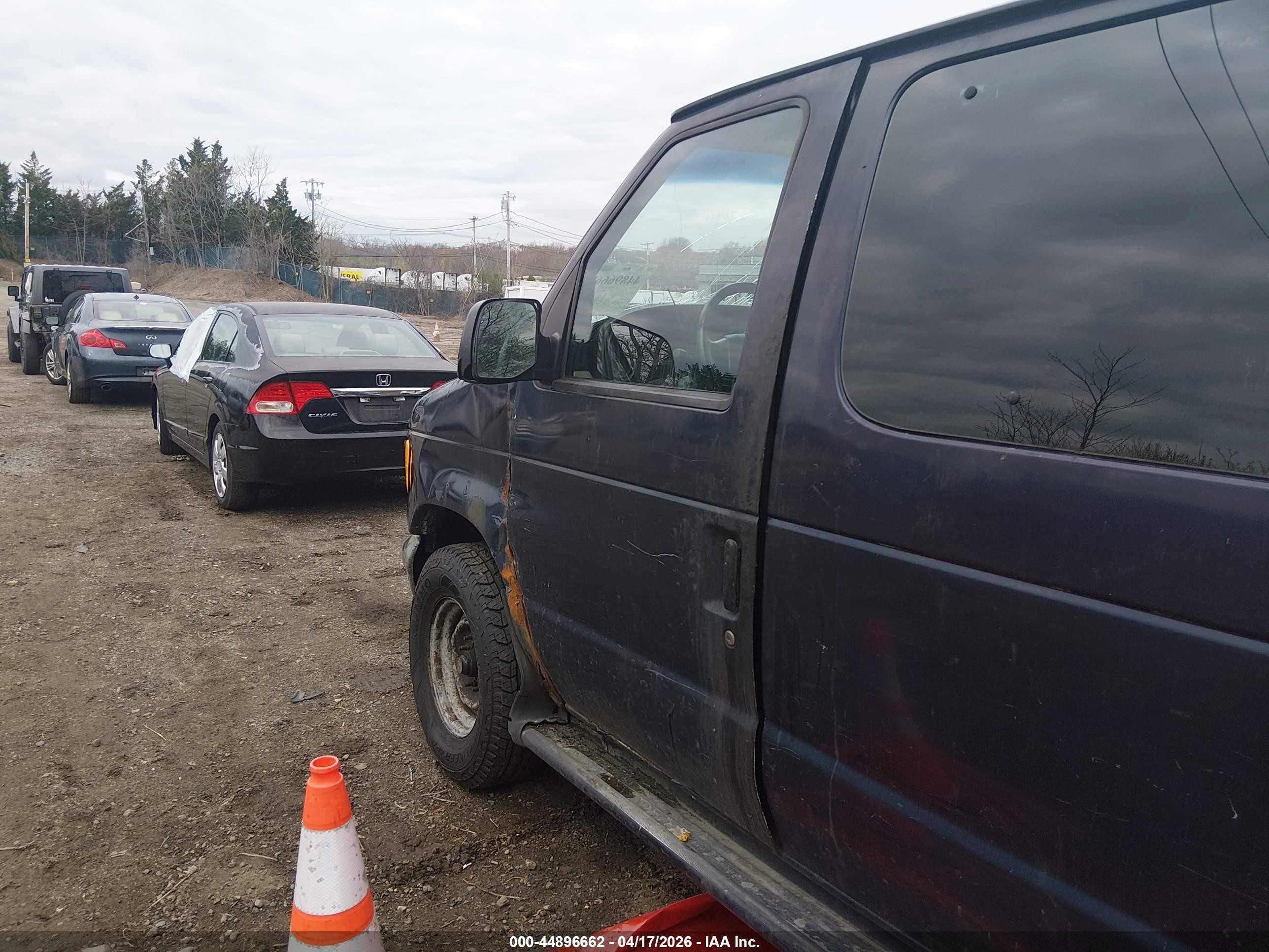 1999 Ford E-350 Super Duty Xl/xlt Blue vin: 1FBSS31L4XHA69819