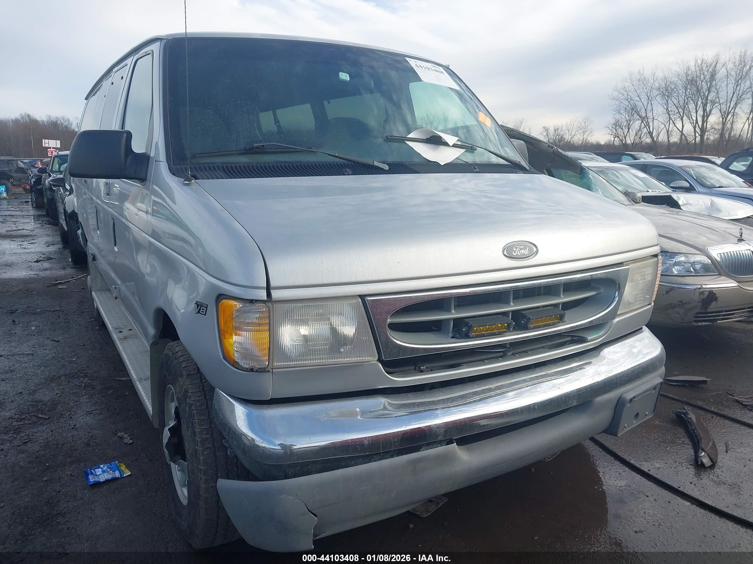 2000 Ford E-350 Super Duty   Gray vin: 1FBSS31L4YHA39494