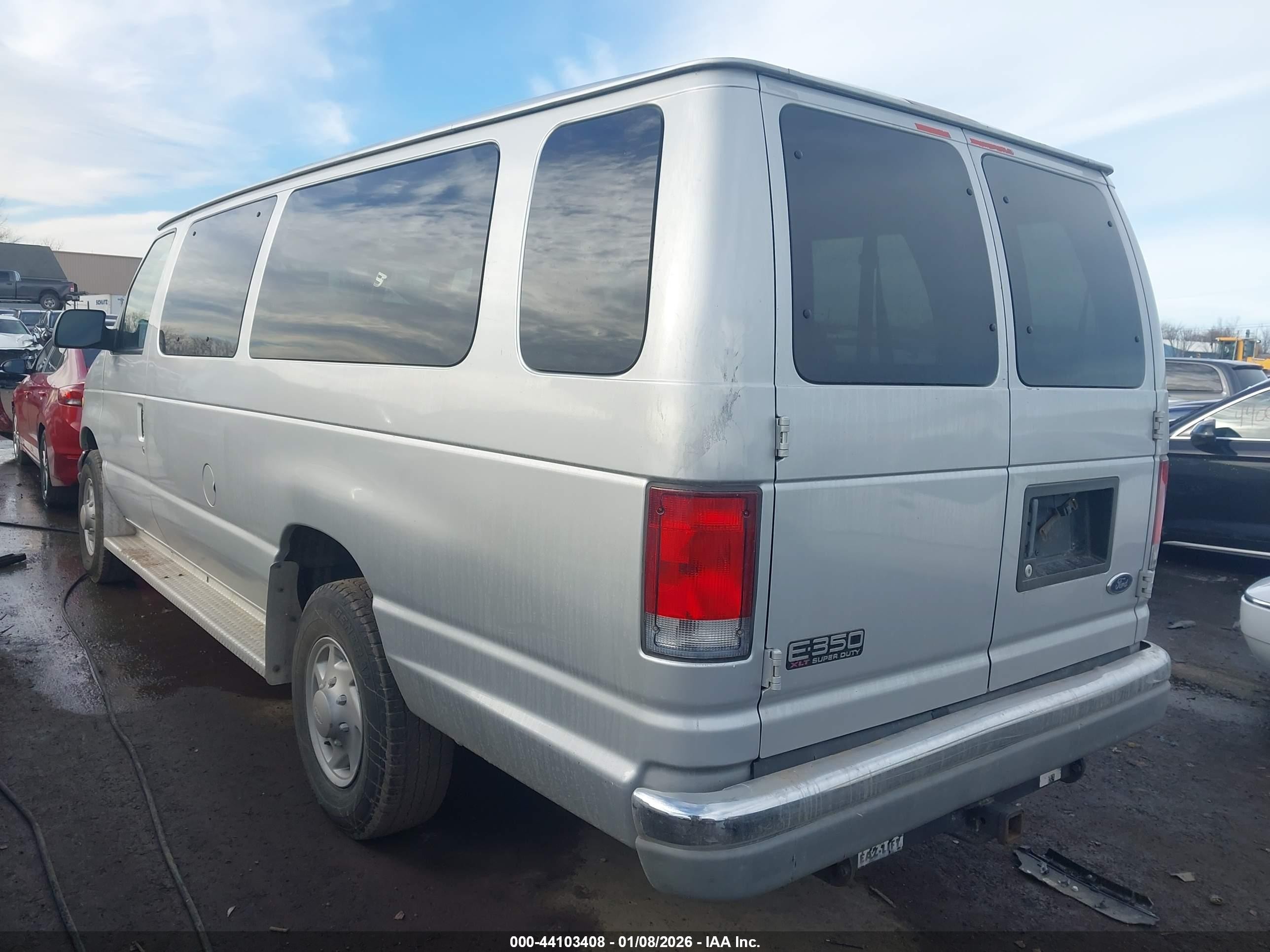 2000 Ford E-350 Super Duty   Gray vin: 1FBSS31L4YHA39494