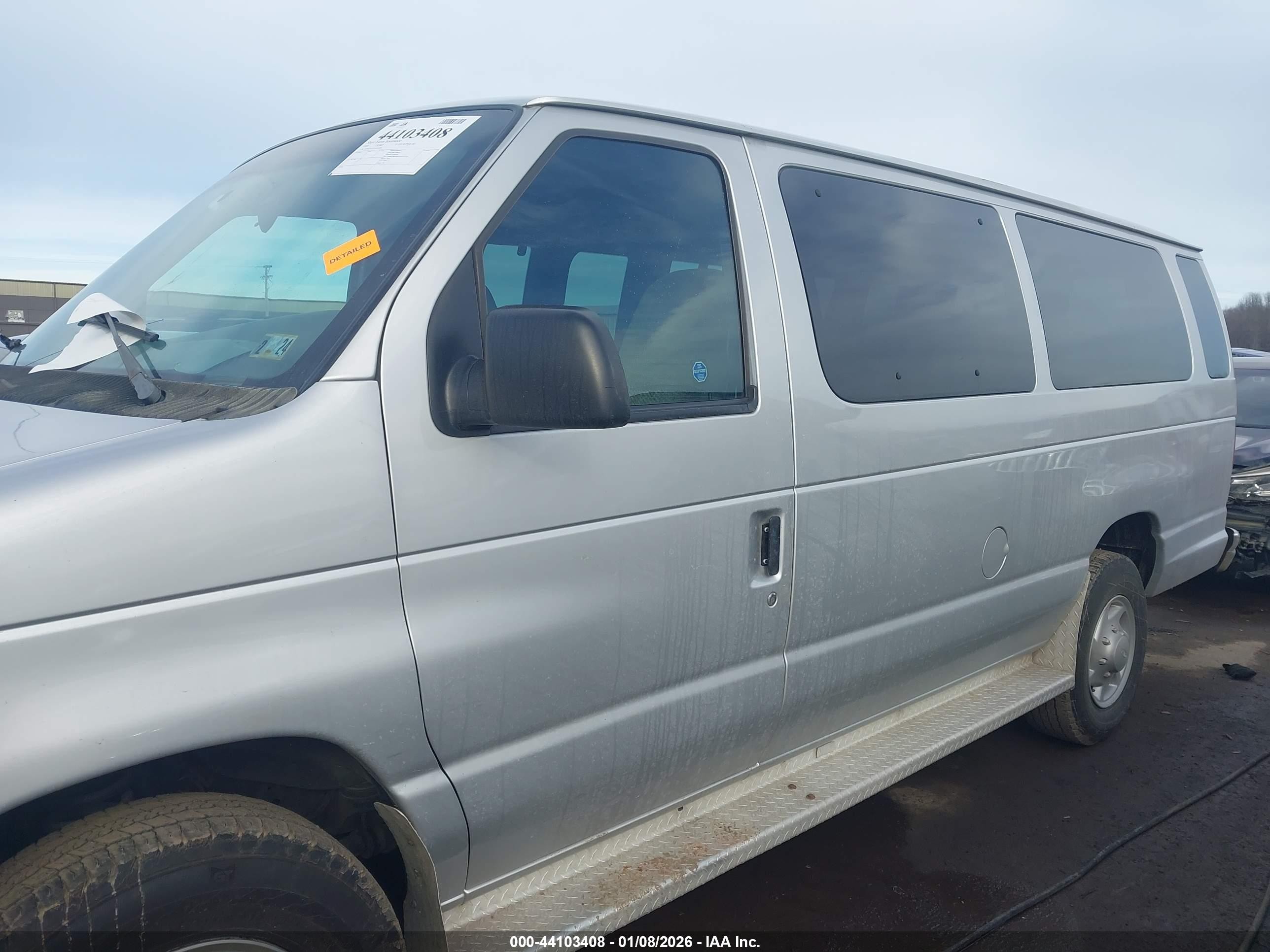 2000 Ford E-350 Super Duty   Gray vin: 1FBSS31L4YHA39494