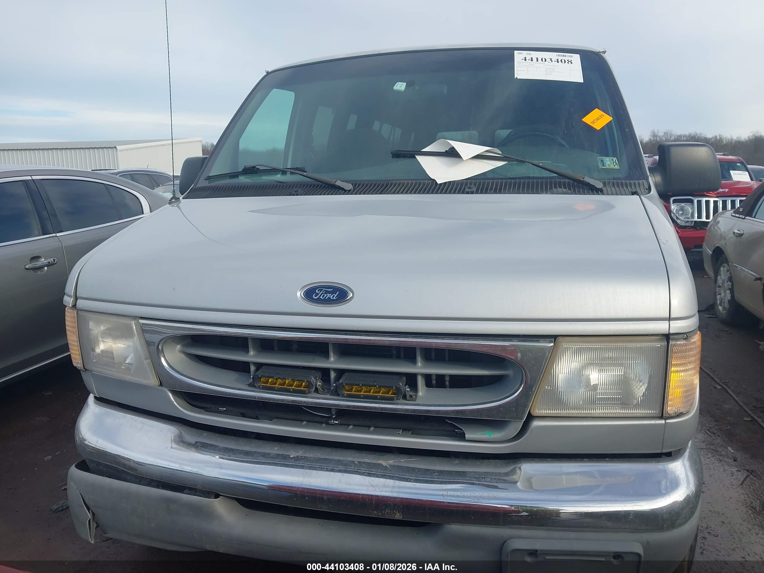 2000 Ford E-350 Super Duty   Gray vin: 1FBSS31L4YHA39494