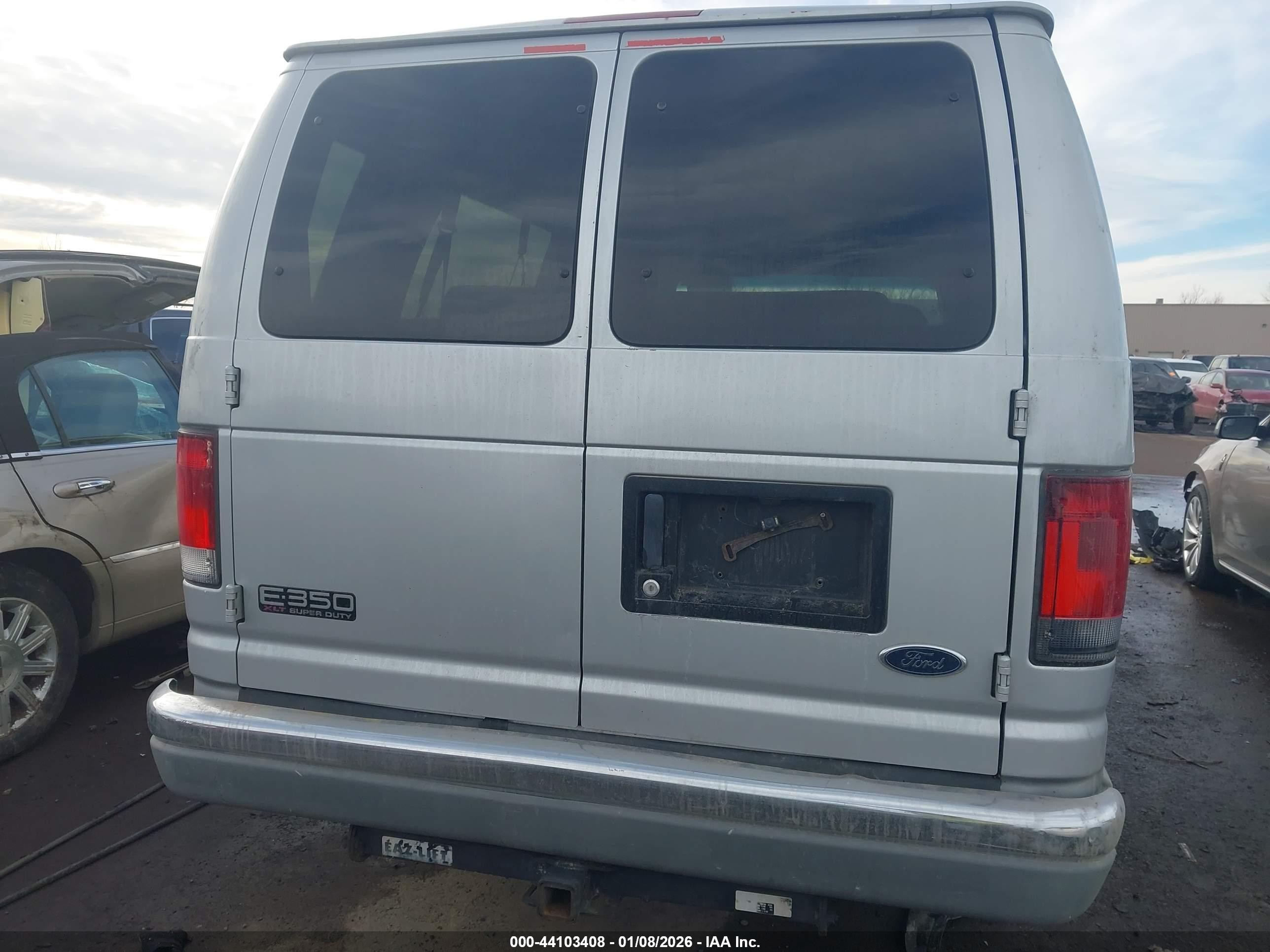 2000 Ford E-350 Super Duty   Gray vin: 1FBSS31L4YHA39494