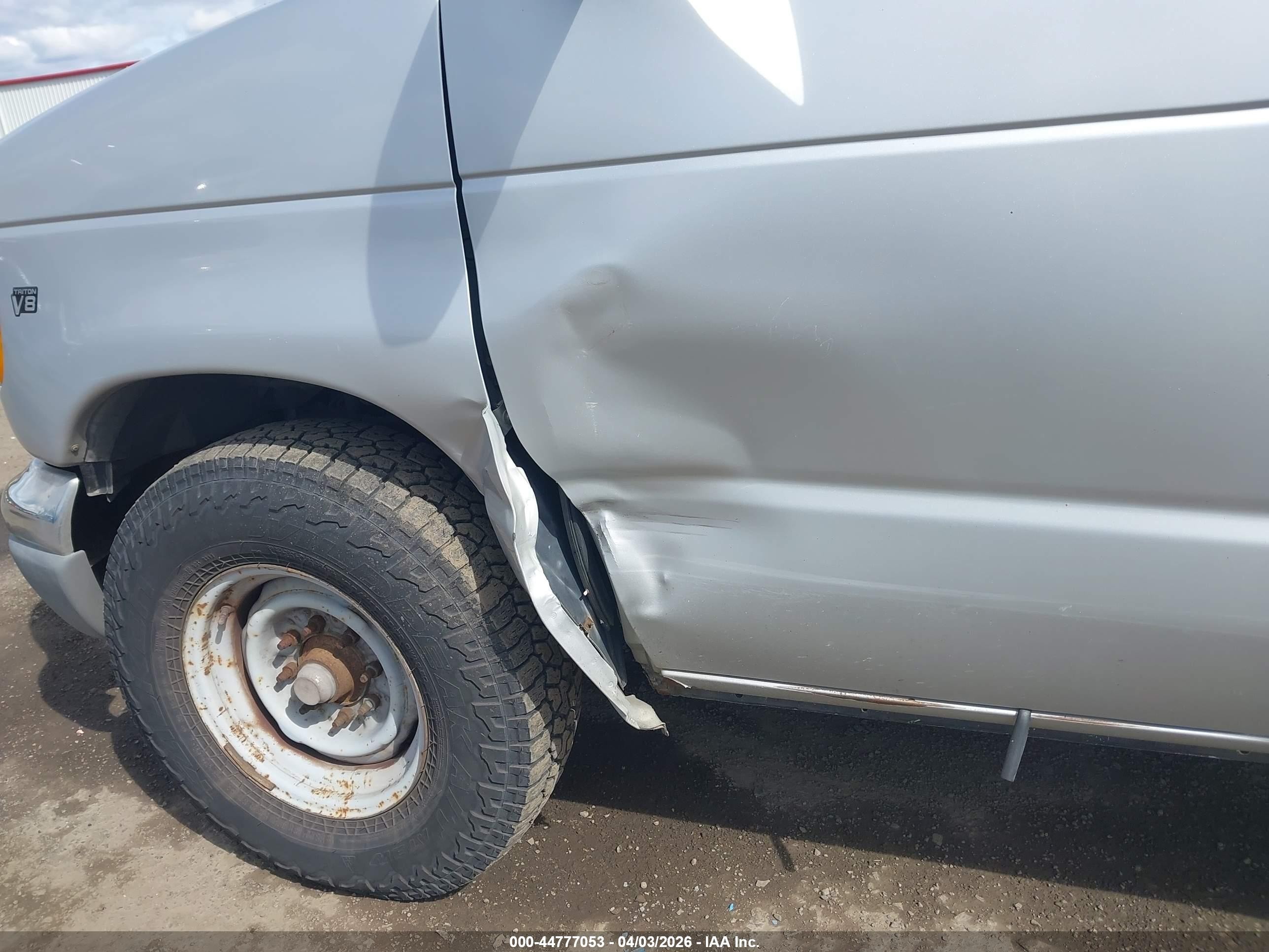 2000 Ford E-350 Super Duty Xl/xlt Серебряный vin: 1FBSS31L4YHB47971