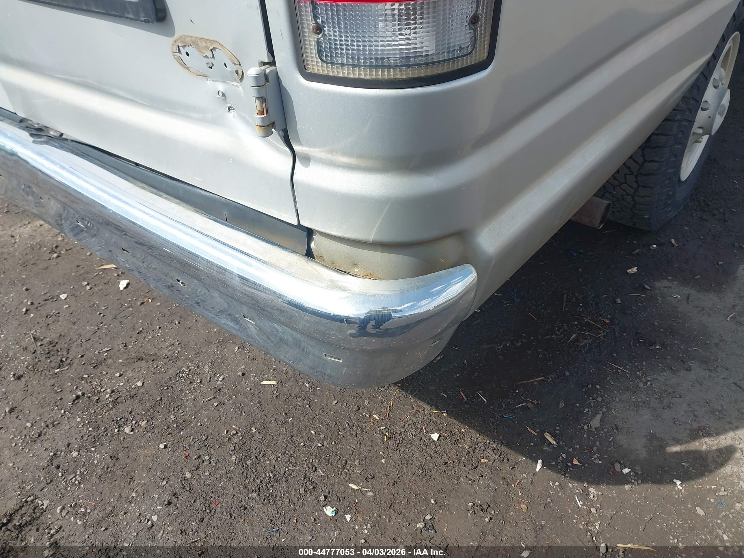 2000 Ford E-350 Super Duty Xl/xlt Серебряный vin: 1FBSS31L4YHB47971