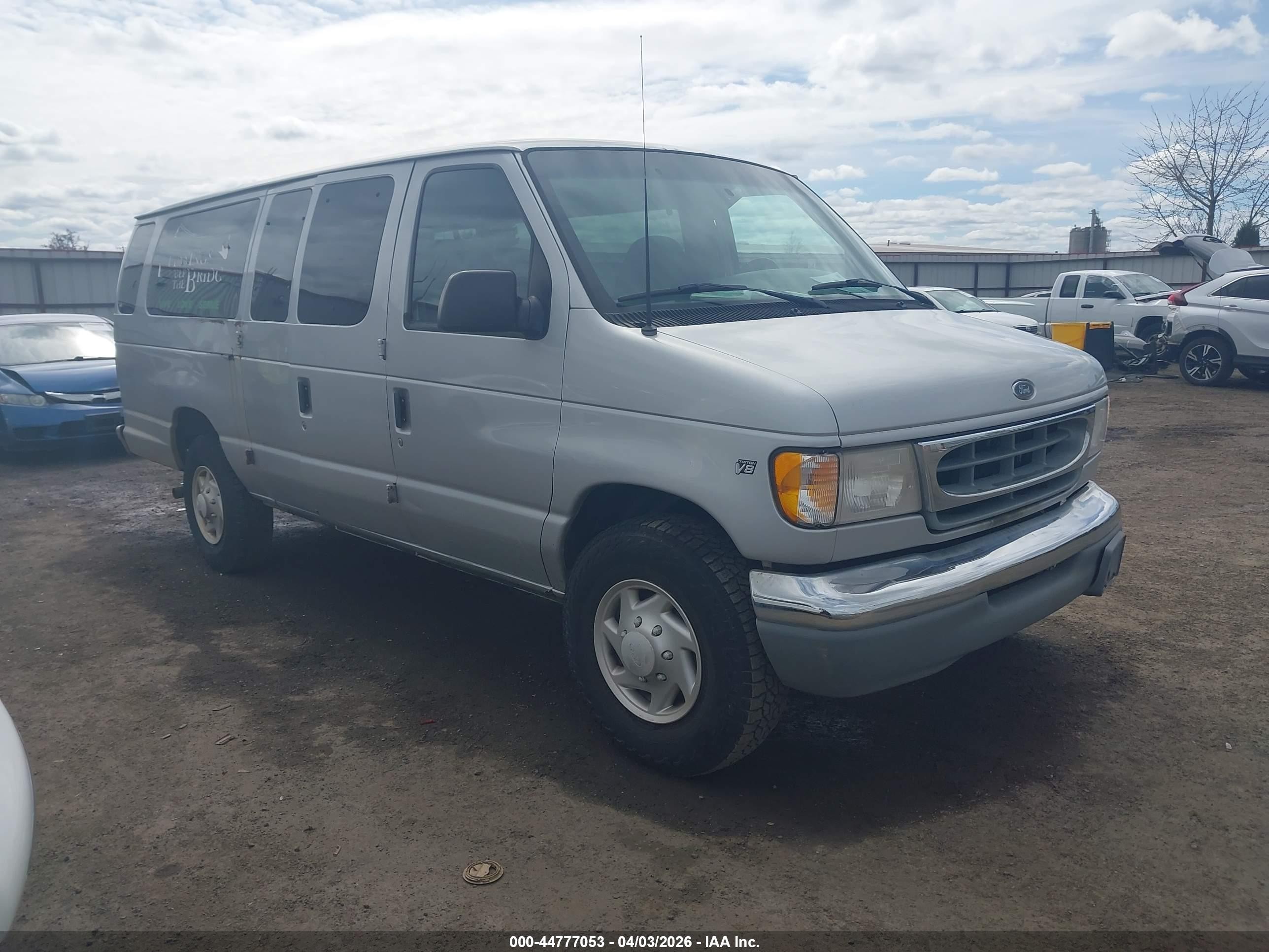 2000 Ford E-350 Super Duty Xl/xlt Серебряный vin: 1FBSS31L4YHB47971