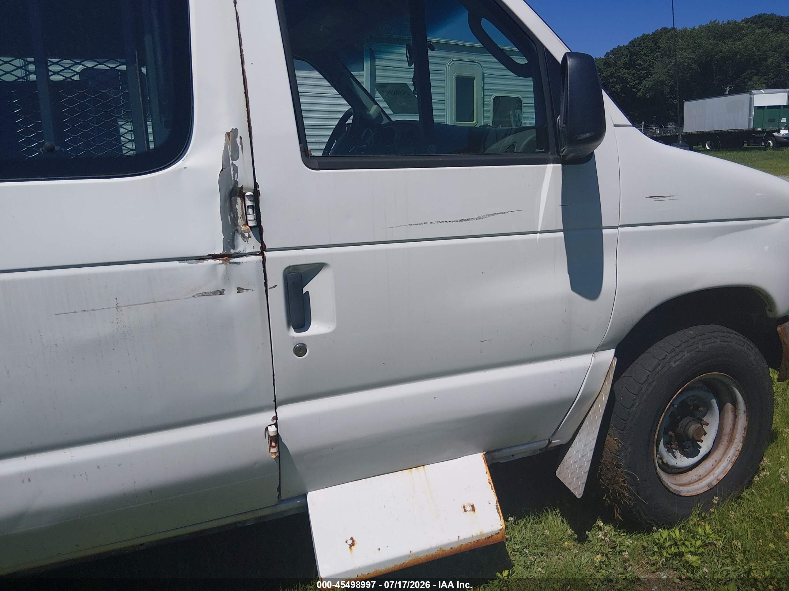 2005 Ford E-350 Super Duty Xl/xlt Белый vin: 1FBSS31L55HB45416