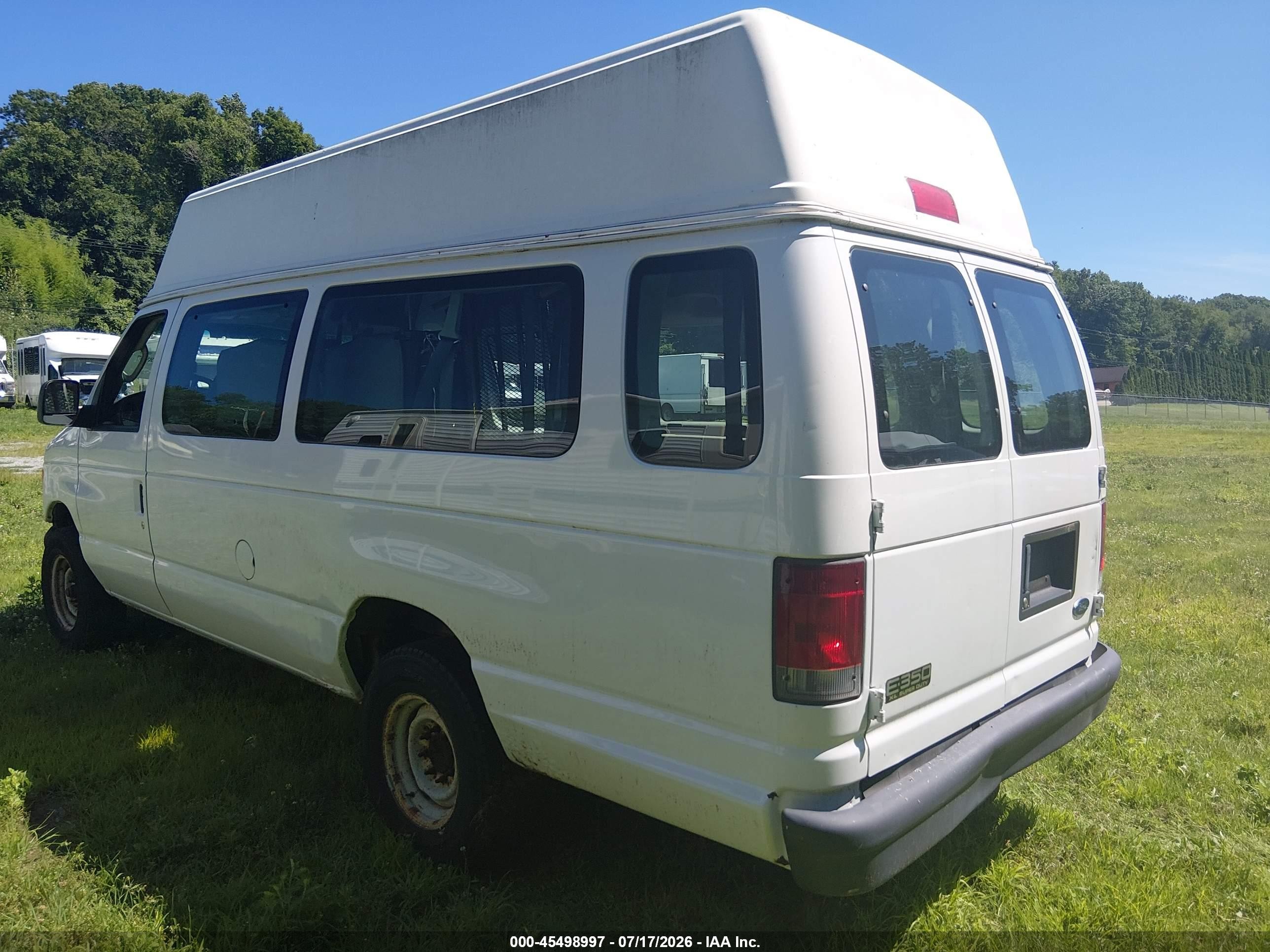 2005 Ford E-350 Super Duty Xl/xlt Белый vin: 1FBSS31L55HB45416
